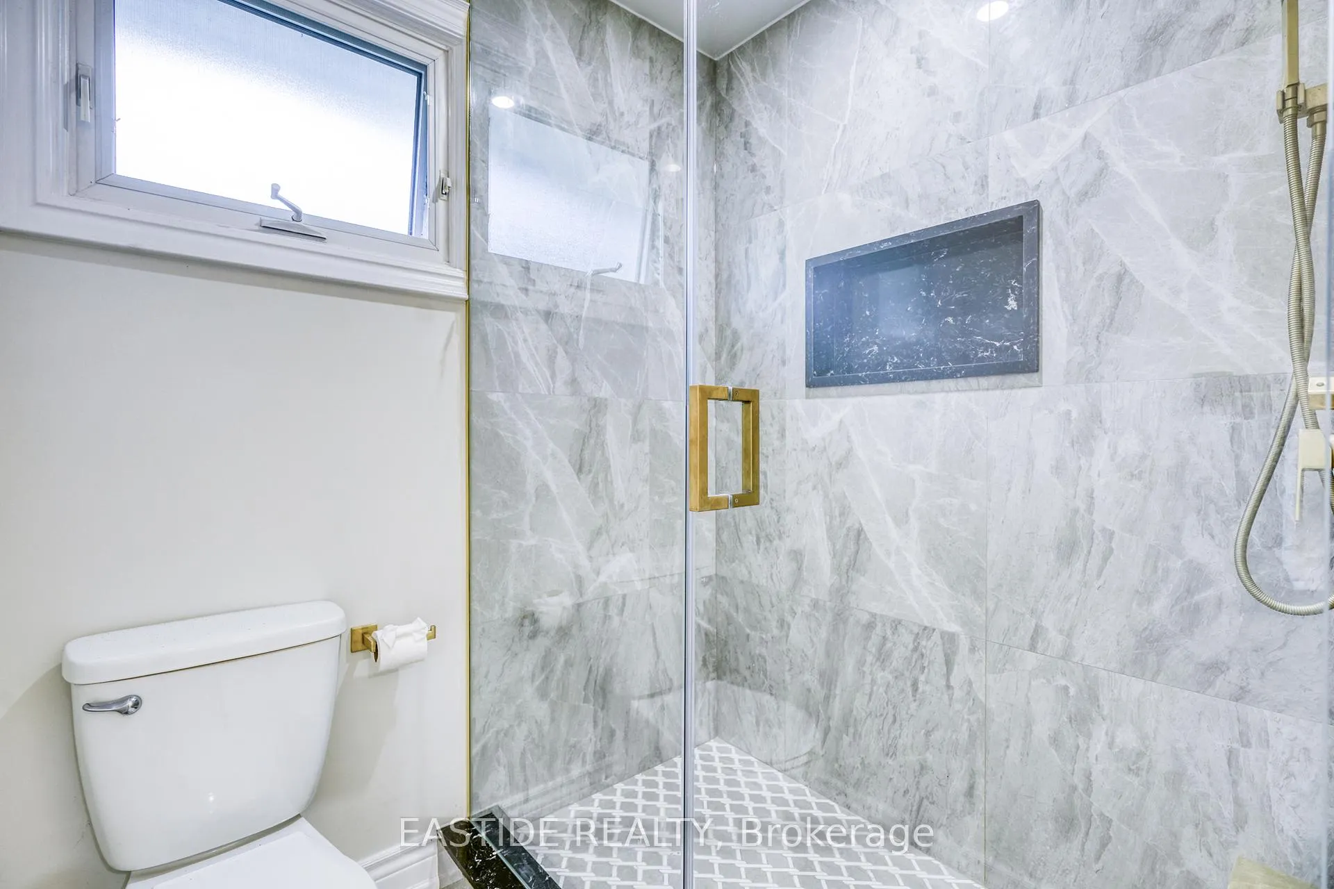 Photo 27 of 82 Miller Drive, Barrie, Edgehill Drive — HOMEH