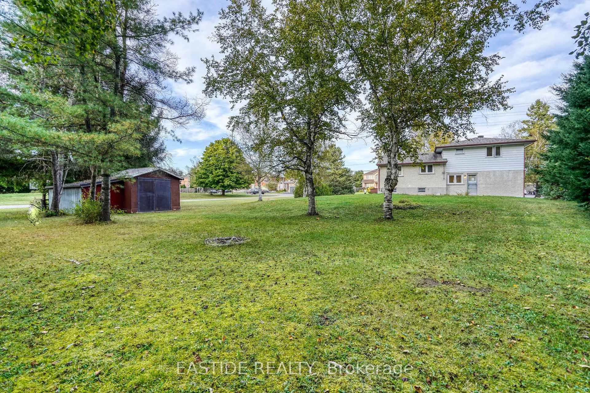 Photo 28 of 82 Miller Drive, Barrie, Edgehill Drive — HOMEH