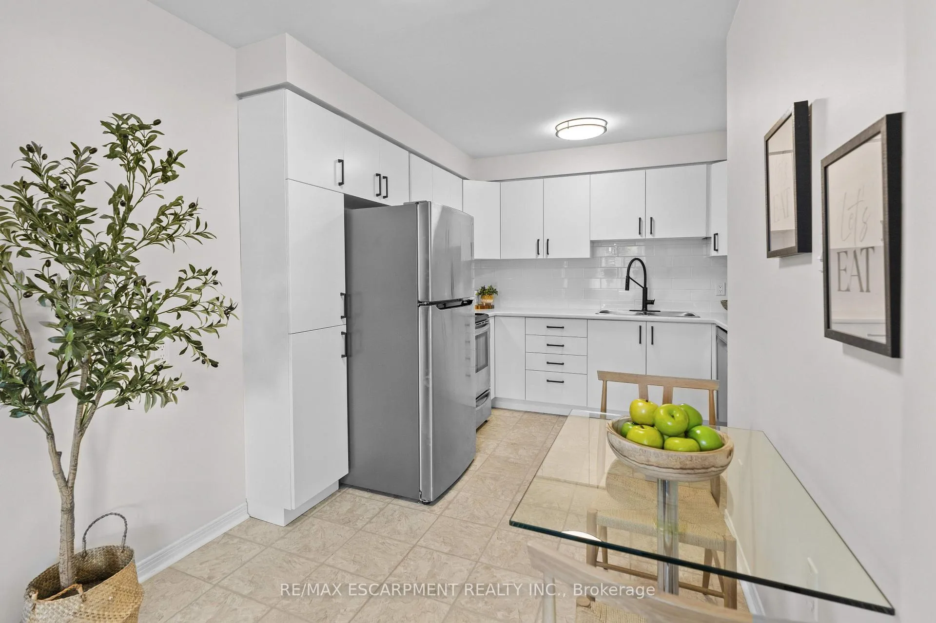 Photo 9 of Unit 1, 4197 Longmoor Drive, Burlington, Shoreacres — HOMEH