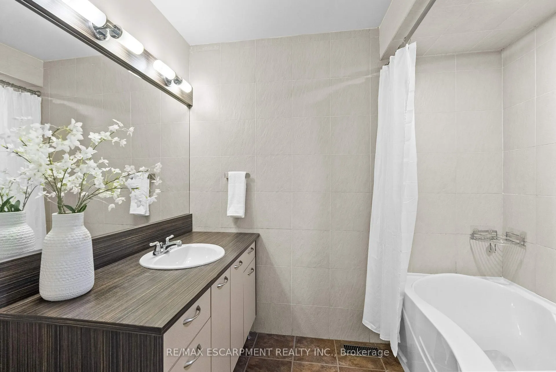 Photo 19 of Unit 1, 4197 Longmoor Drive, Burlington, Shoreacres — HOMEH