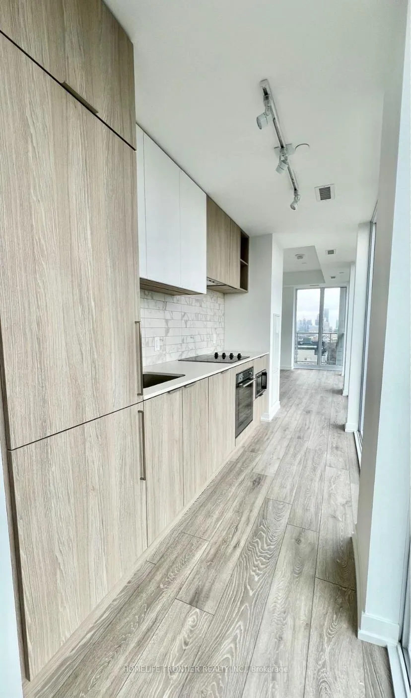 Photo 5 of Unit 1720, 2020 Bathurst Street, Toronto, Humewood-Cedarvale — HOMEH