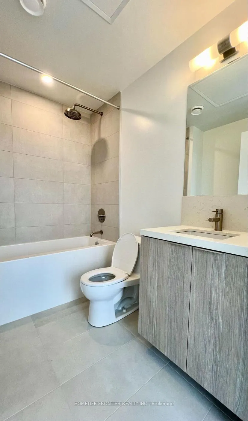 Photo 6 of Unit 1720, 2020 Bathurst Street, Toronto, Humewood-Cedarvale — HOMEH