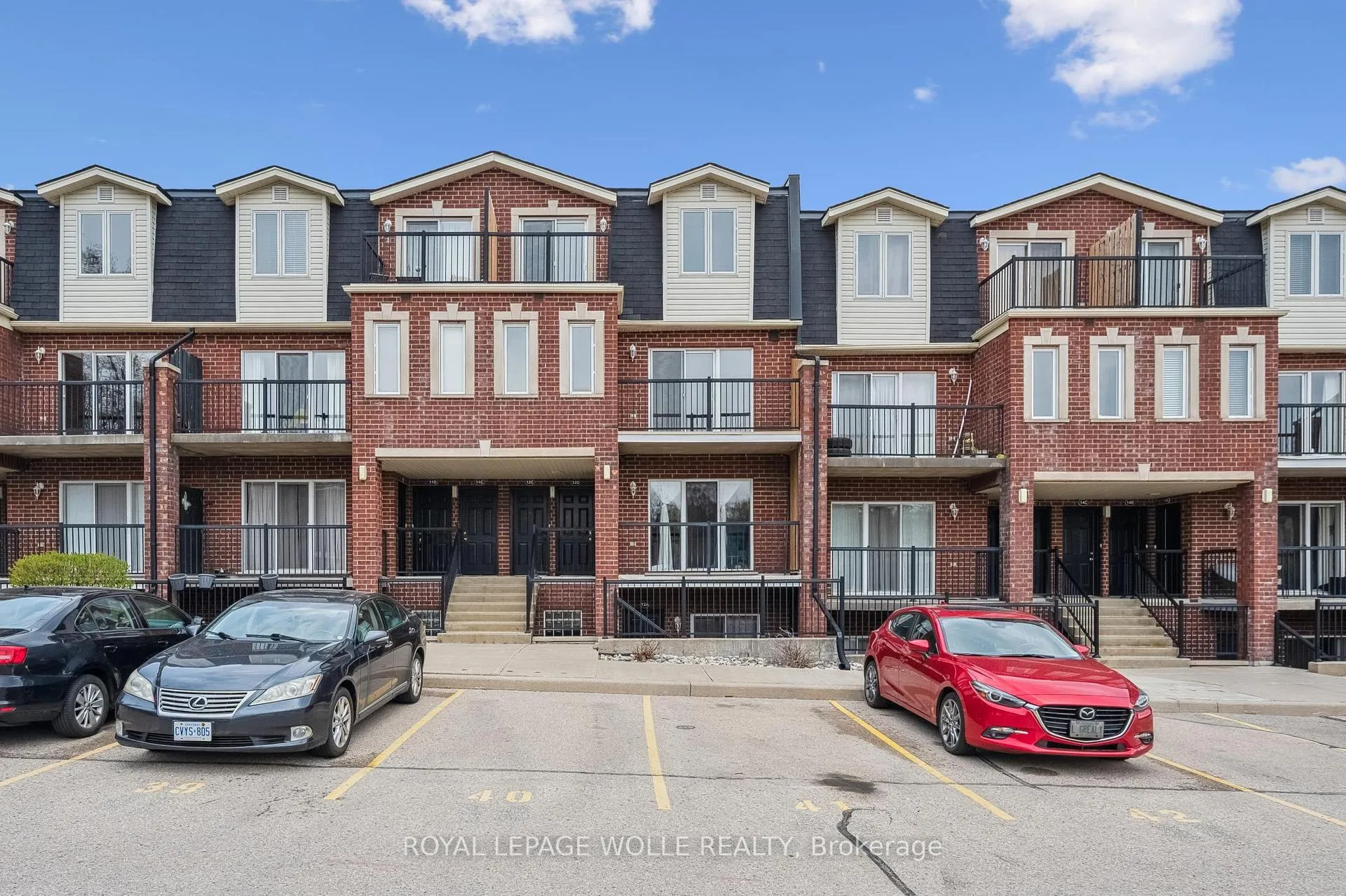 Front of Unit 12D, 45 Cedarhill Crescent