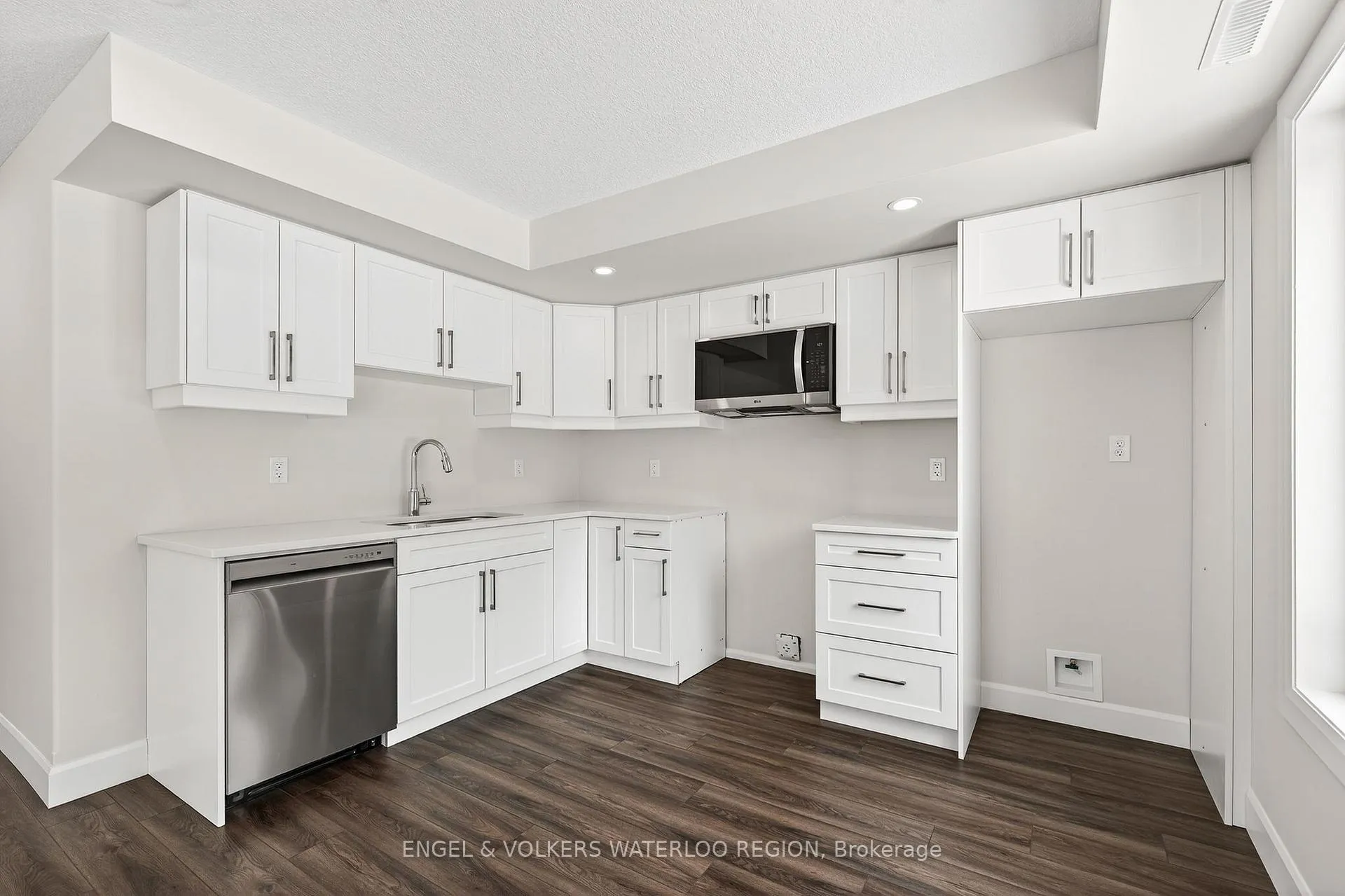 Photo 15 of Unit 50, 3202 Vivian Line, Stratford — HOMEH