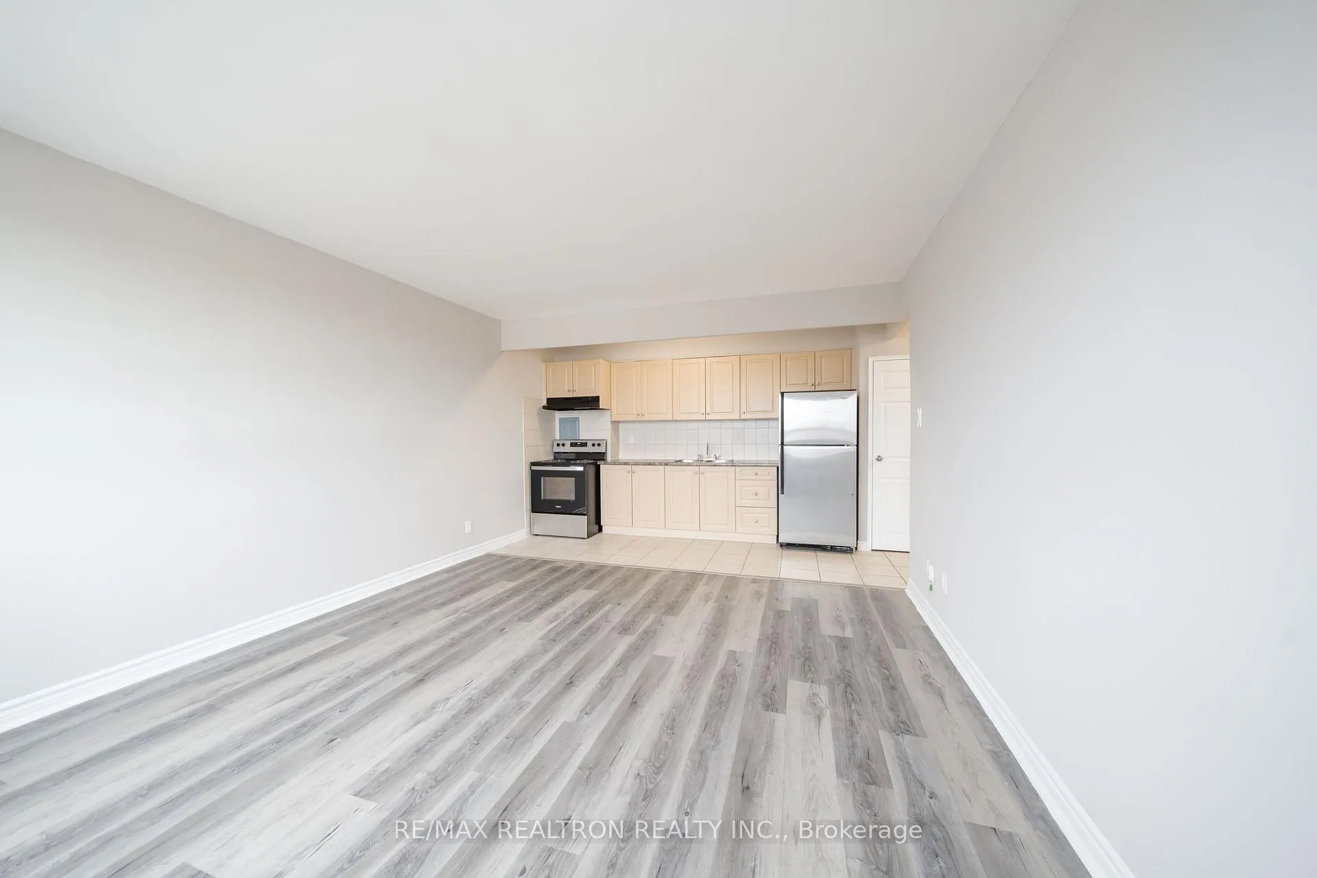 Front of Unit 123B, 468 Ottawa Street