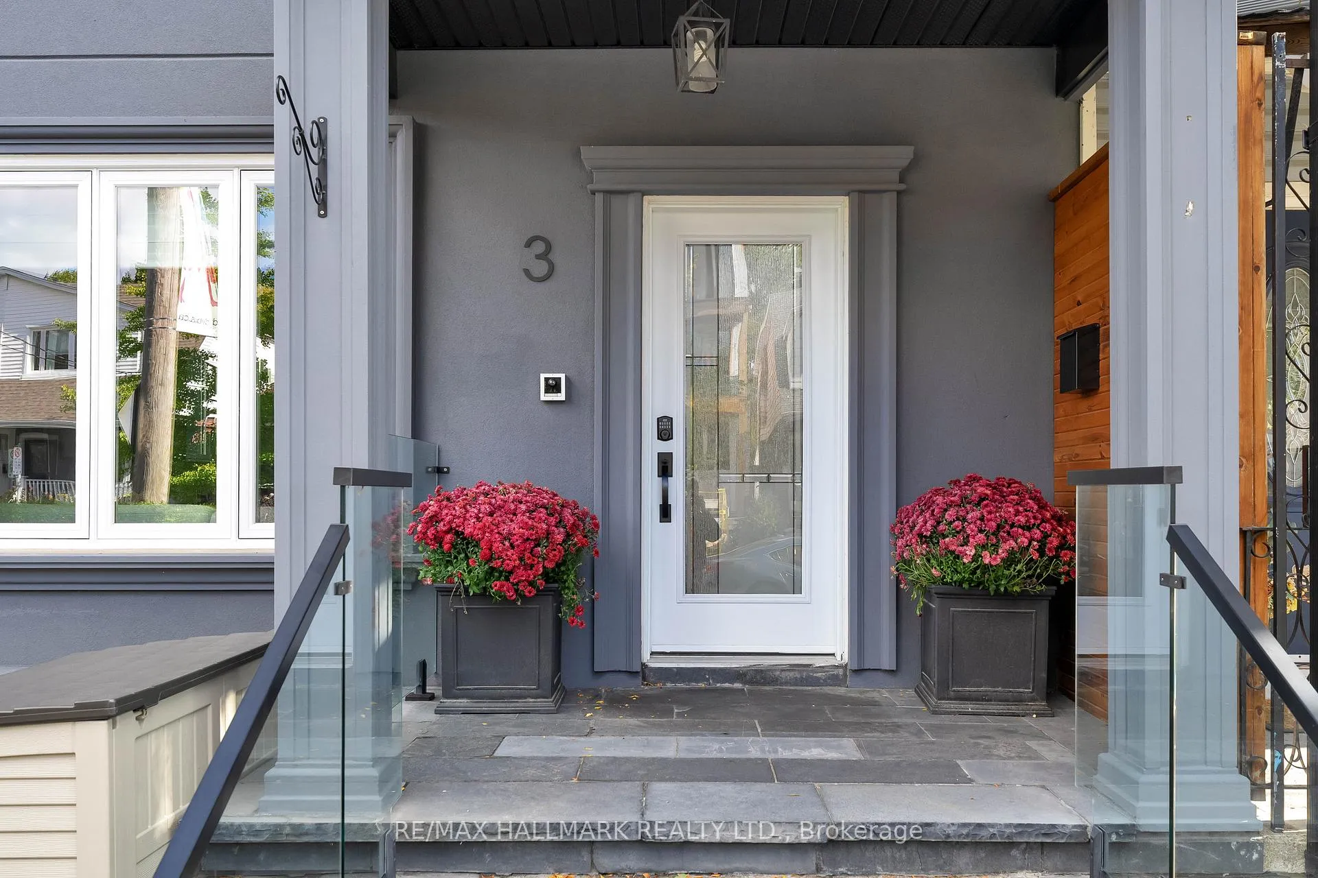 Photo 3 of 3 Thyra Avenue, Toronto, East York — HOMEH