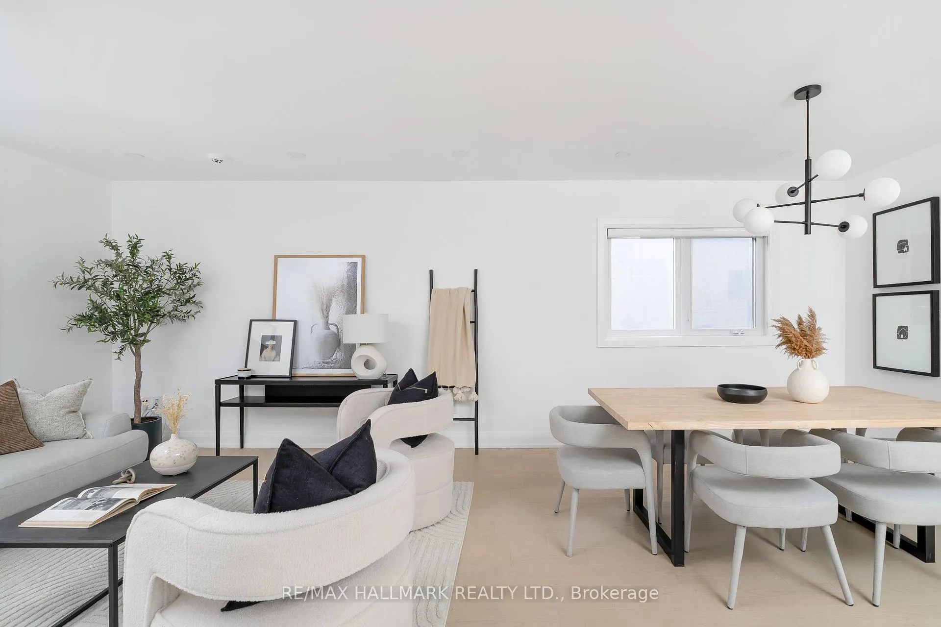 Photo 10 of 3 Thyra Avenue, Toronto, East York — HOMEH