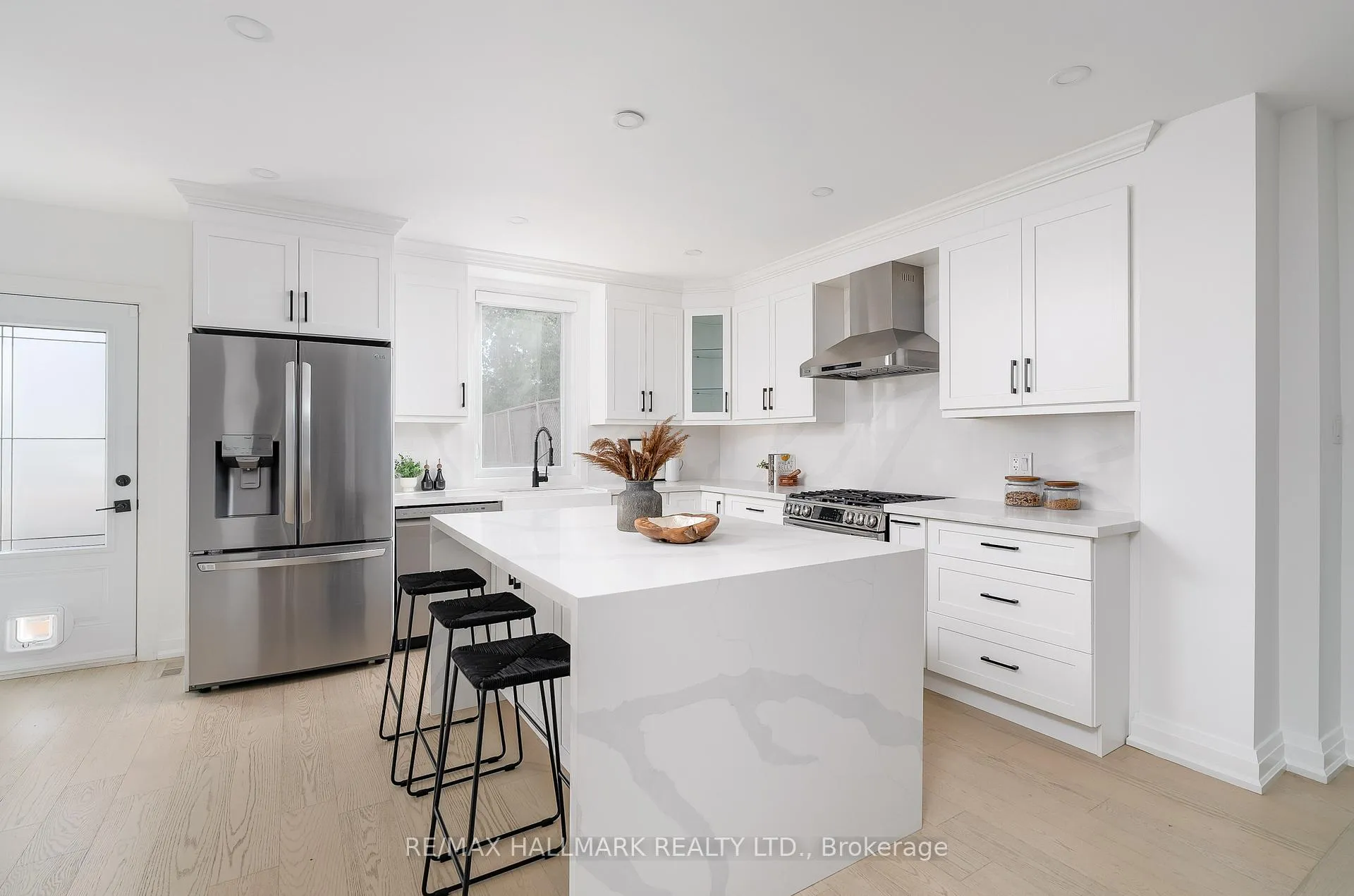 Photo 17 of 3 Thyra Avenue, Toronto, East York — HOMEH