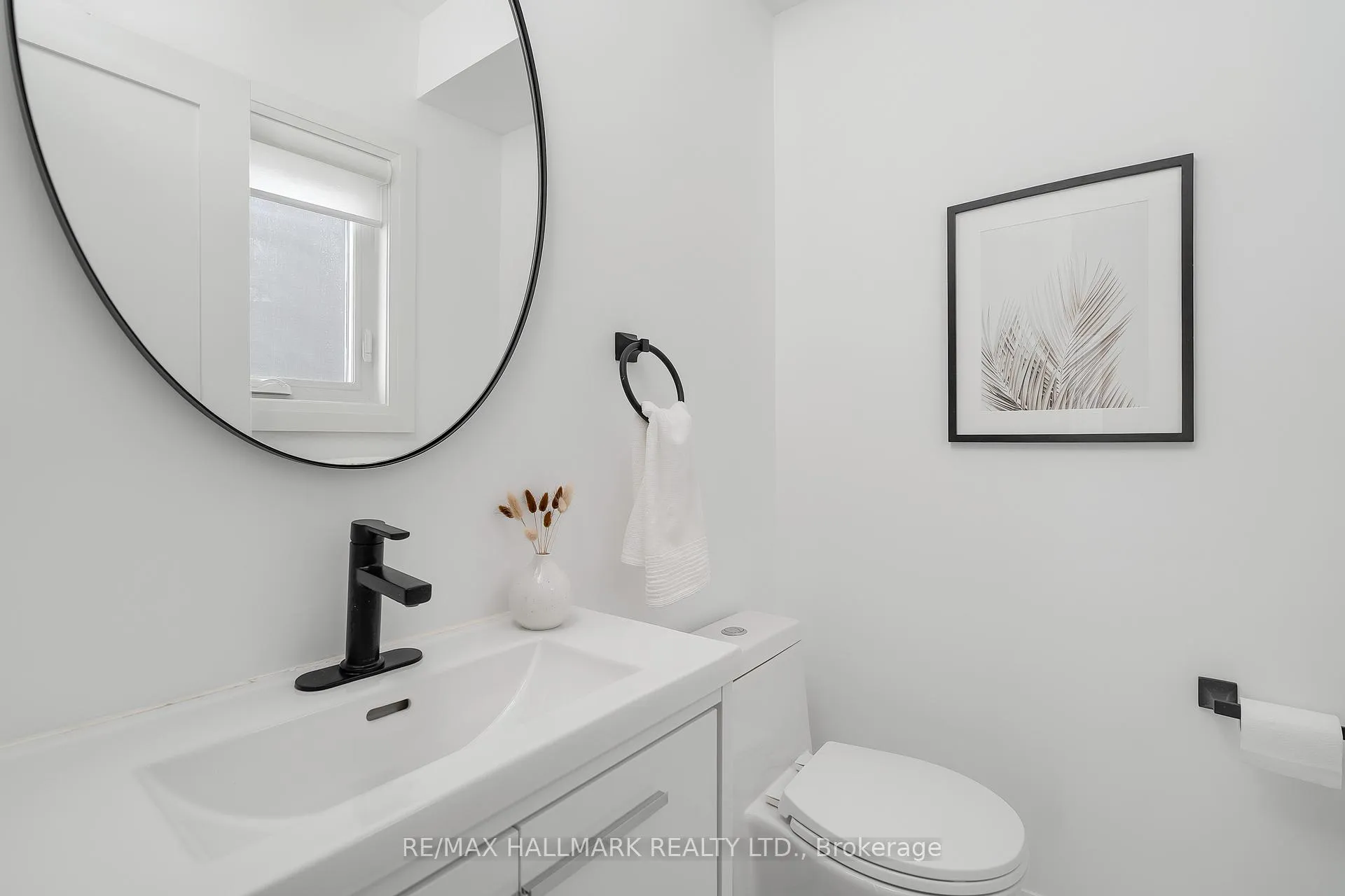 Photo 21 of 3 Thyra Avenue, Toronto, East York — HOMEH