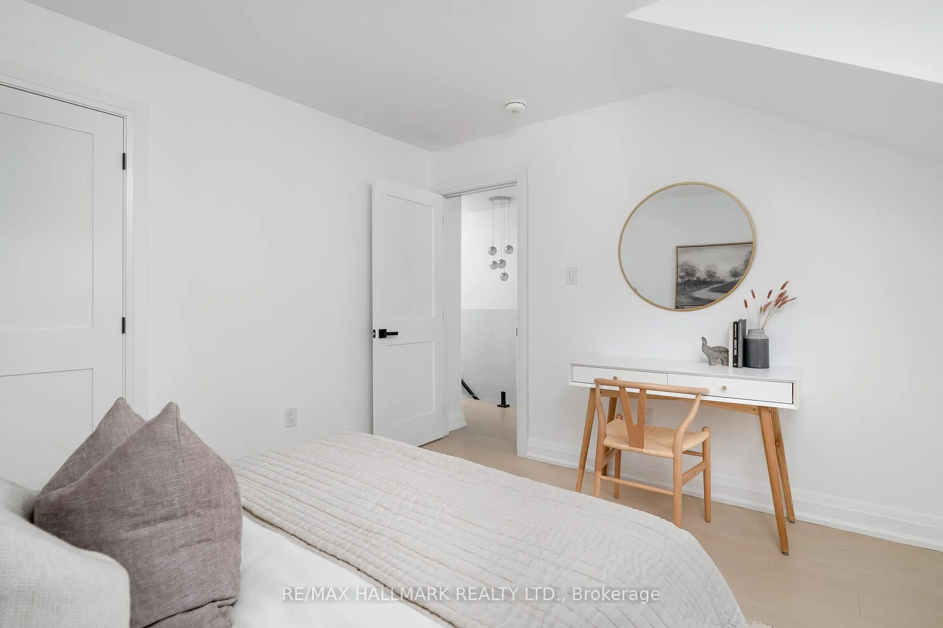 Photo 30 of 3 Thyra Avenue, Toronto, East York — HOMEH
