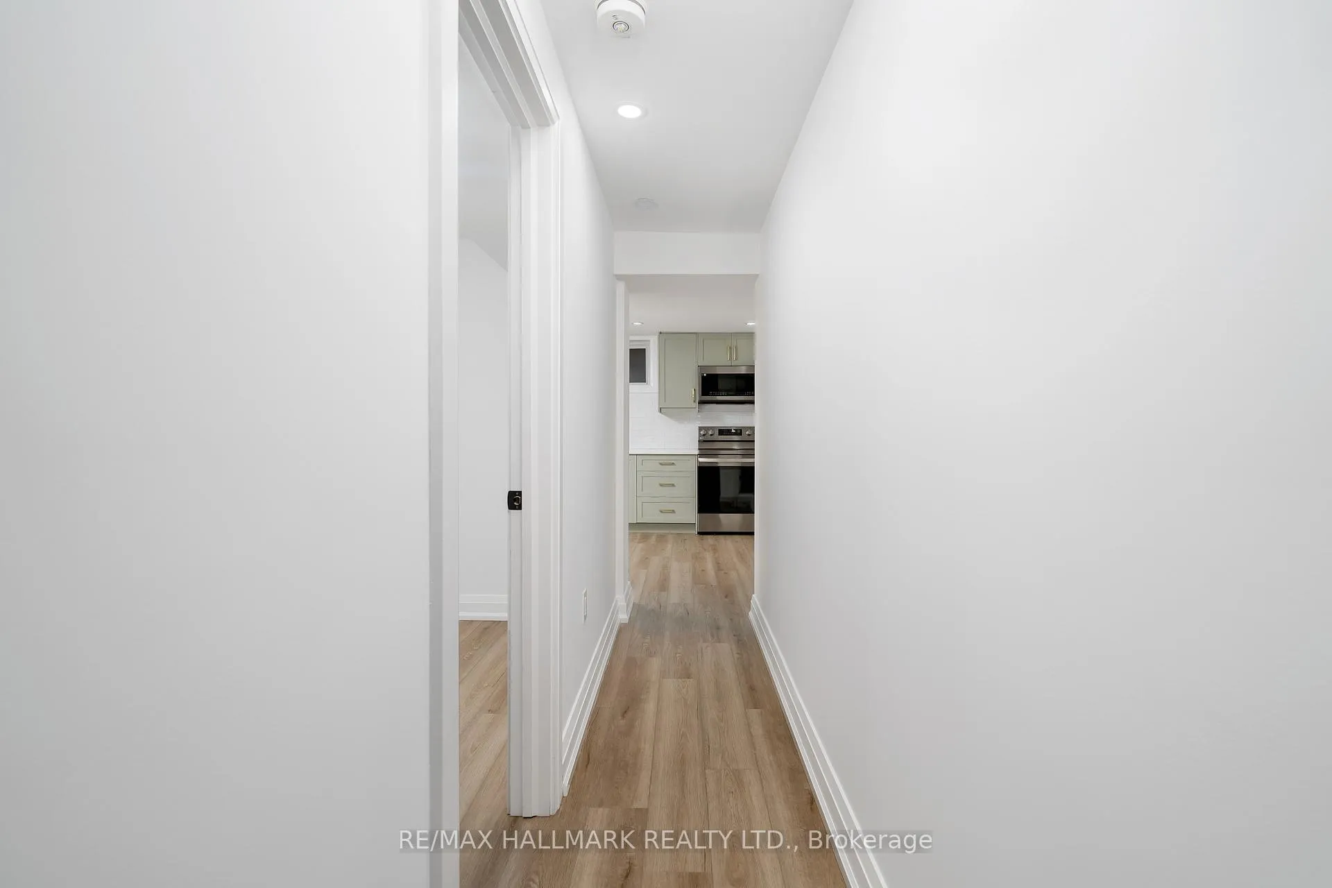 Photo 35 of 3 Thyra Avenue, Toronto, East York — HOMEH