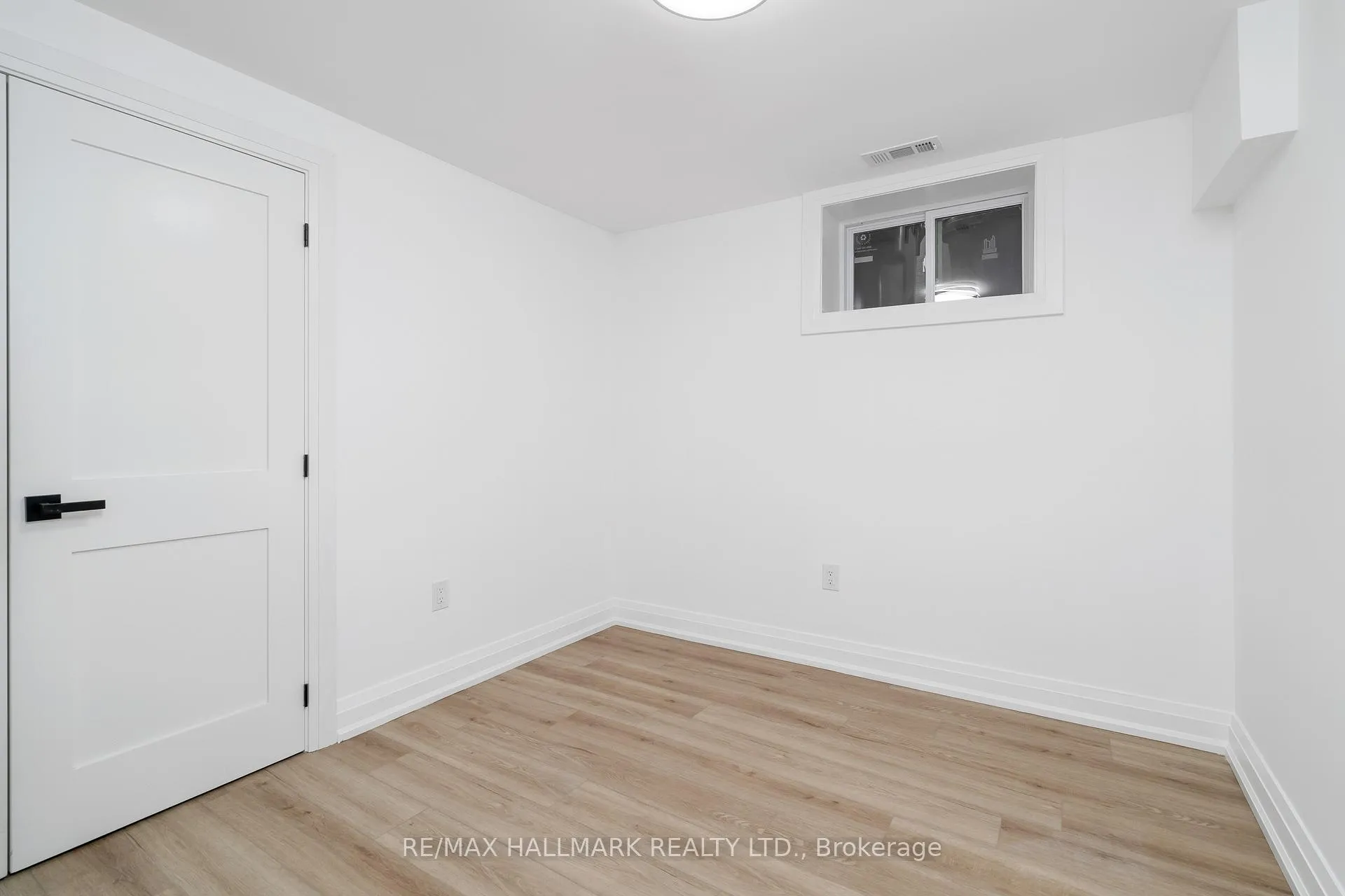Photo 40 of 3 Thyra Avenue, Toronto, East York — HOMEH