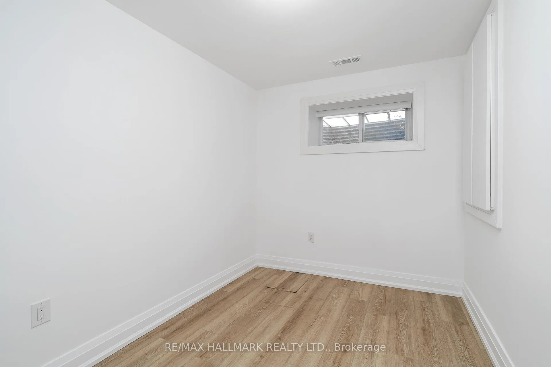 Photo 43 of 3 Thyra Avenue, Toronto, East York — HOMEH
