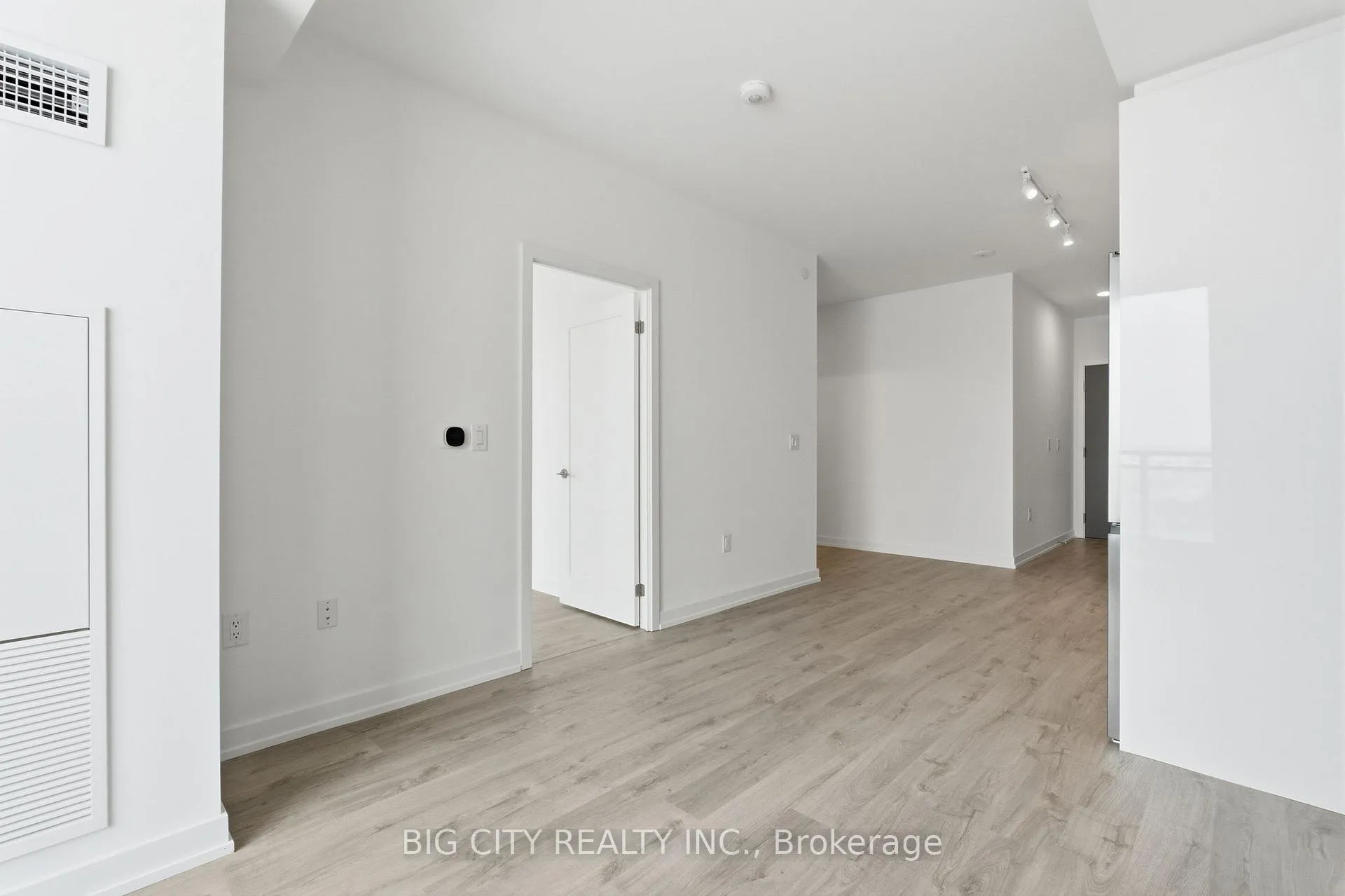 Photo 11 of Unit 1112, 9763 Markham Road, Markham, Greensborough — HOMEH