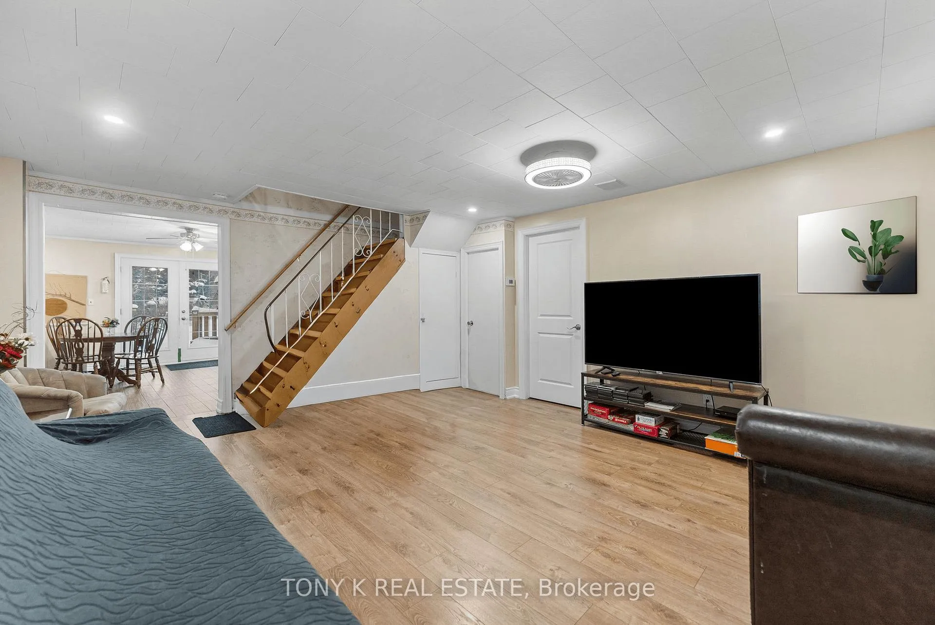 Photo 3 of 29325 Highway 28, Faraday — HOMEH