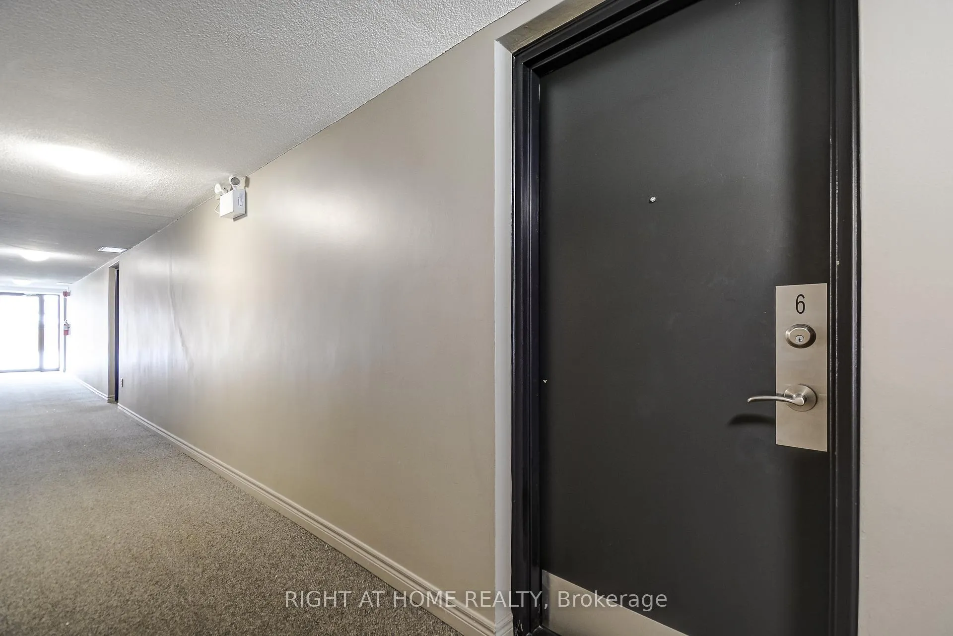 Photo 8 of Unit 6, 475 Claridge Road, Burlington, Roseland — HOMEH