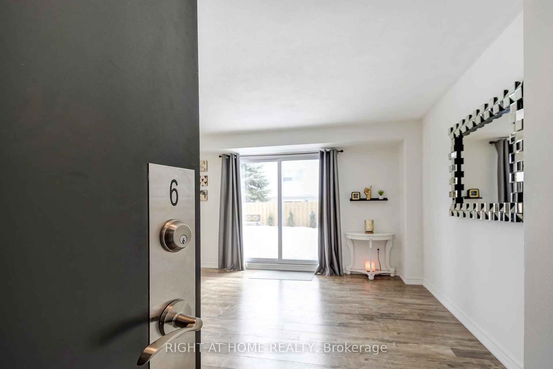 Photo 9 of Unit 6, 475 Claridge Road, Burlington, Roseland — HOMEH