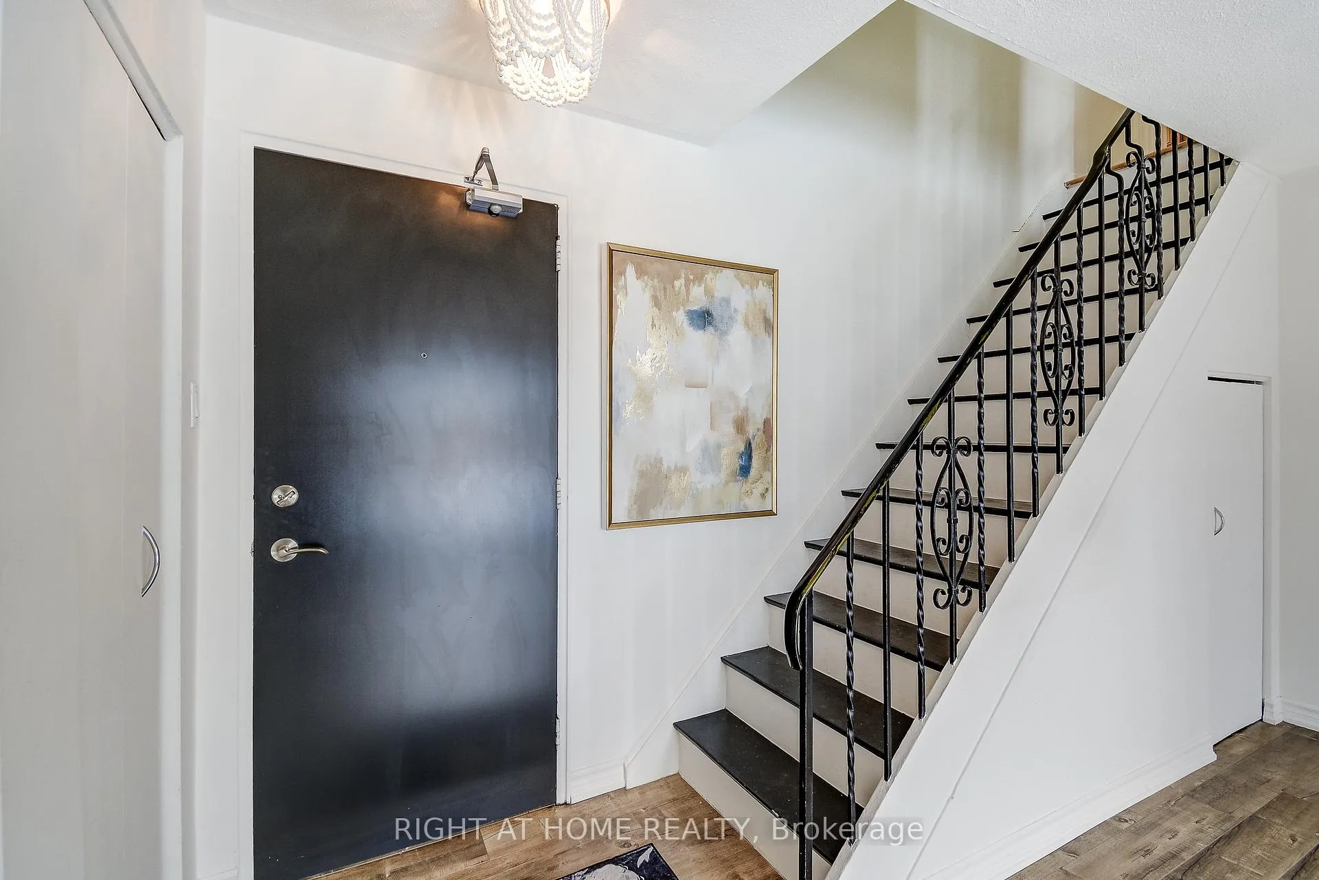 Photo 10 of Unit 6, 475 Claridge Road, Burlington, Roseland — HOMEH