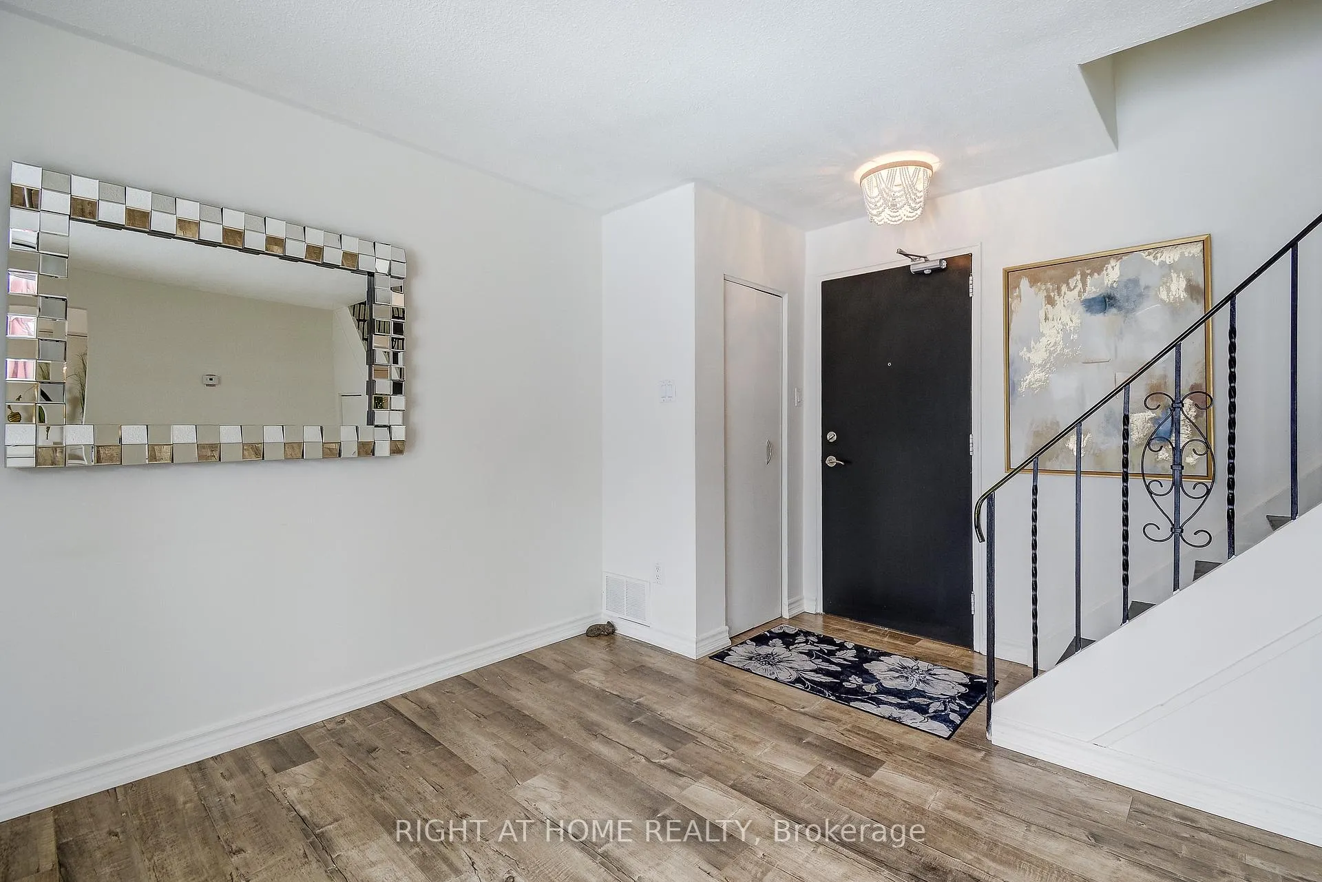 Photo 11 of Unit 6, 475 Claridge Road, Burlington, Roseland — HOMEH