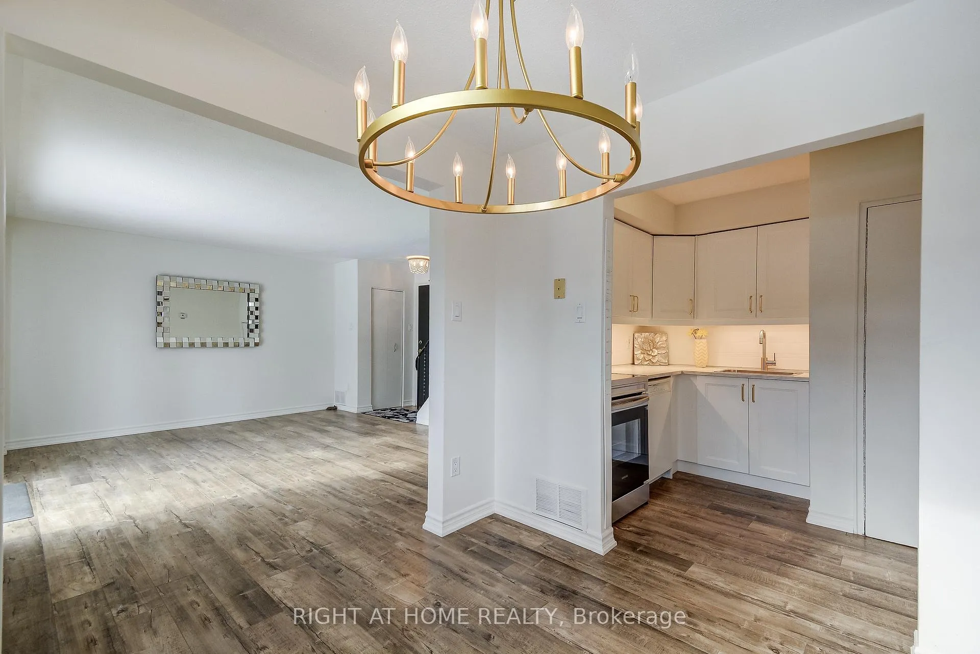 Photo 20 of Unit 6, 475 Claridge Road, Burlington, Roseland — HOMEH