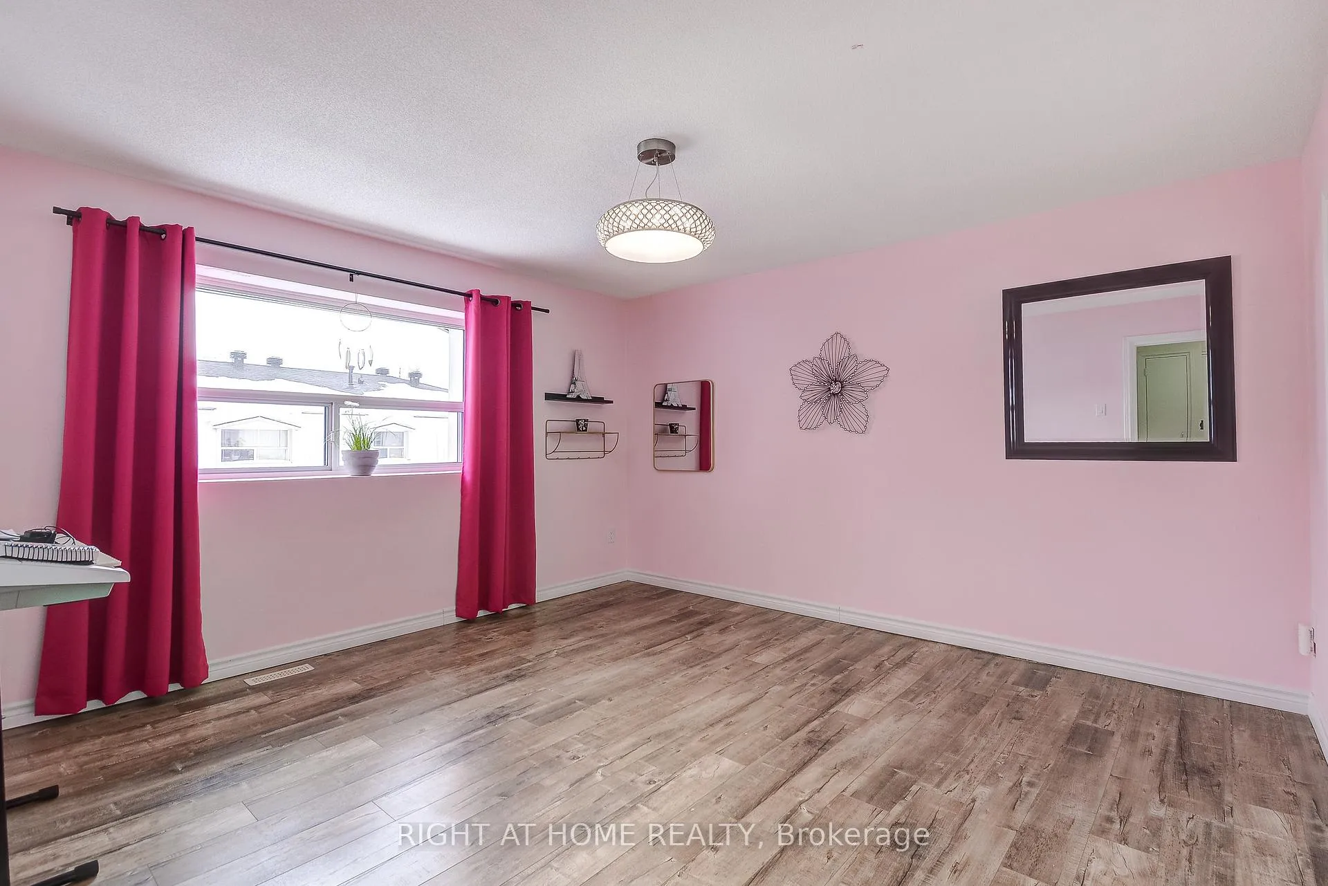 Photo 27 of Unit 6, 475 Claridge Road, Burlington, Roseland — HOMEH