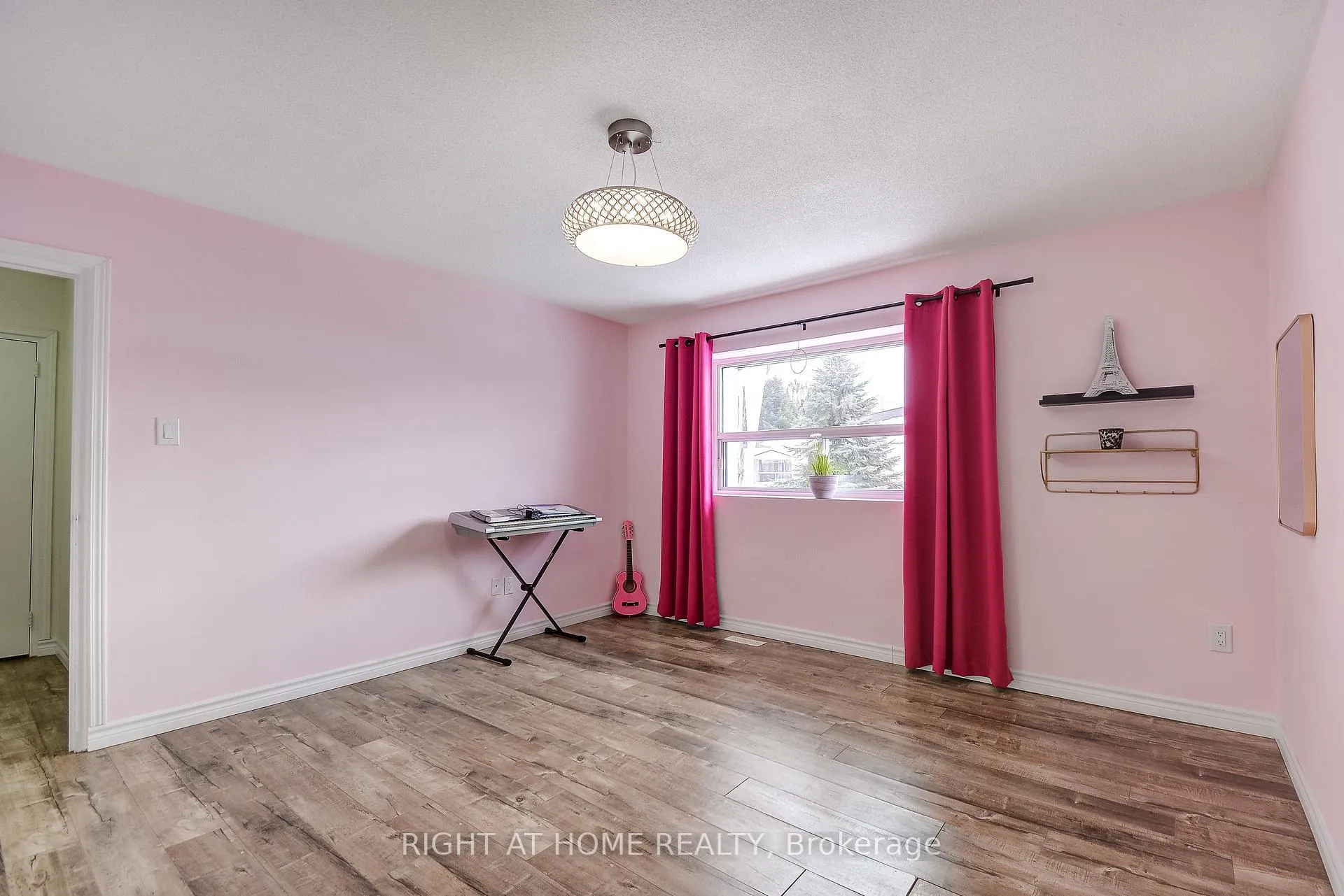 Photo 28 of Unit 6, 475 Claridge Road, Burlington, Roseland — HOMEH