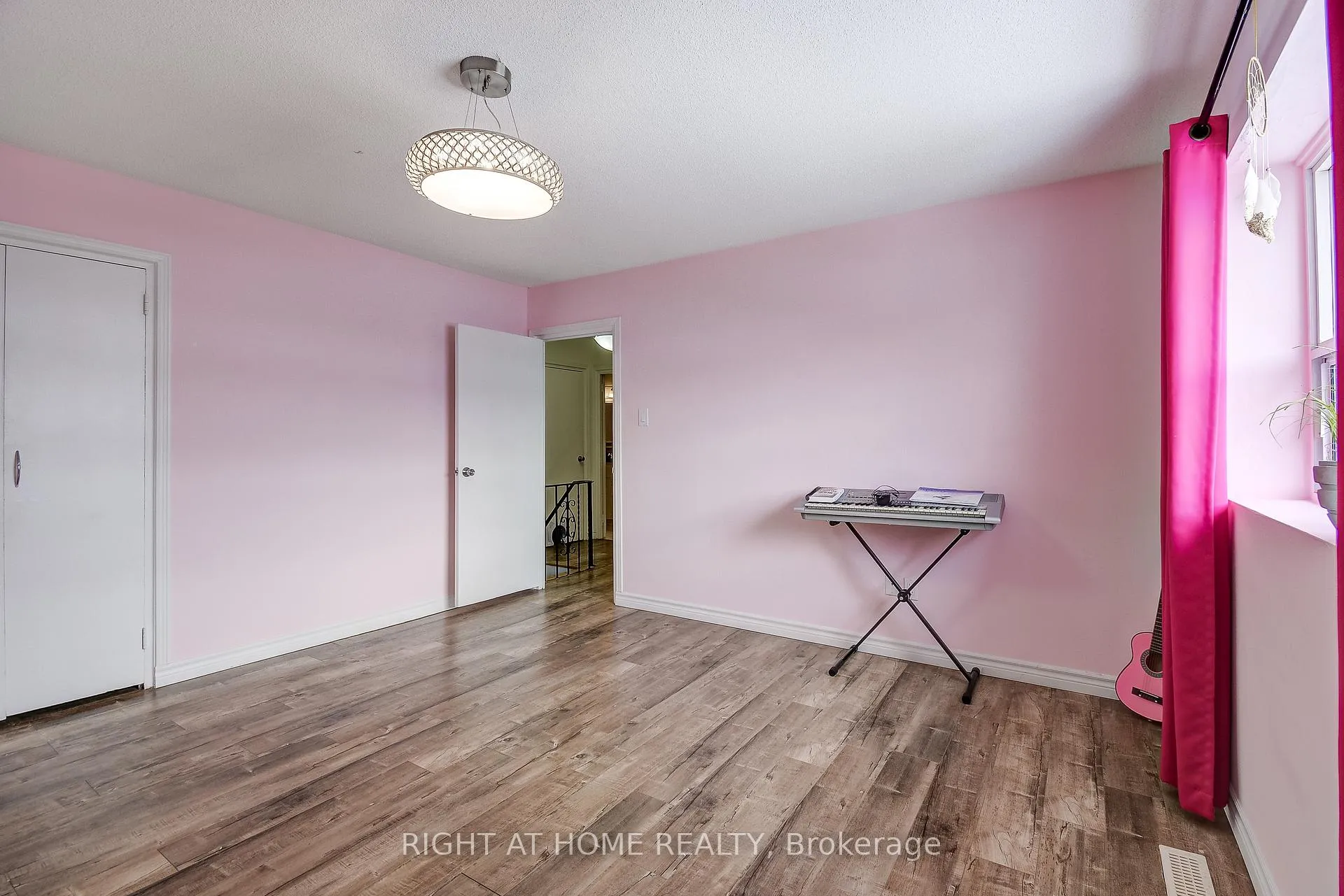 Photo 29 of Unit 6, 475 Claridge Road, Burlington, Roseland — HOMEH