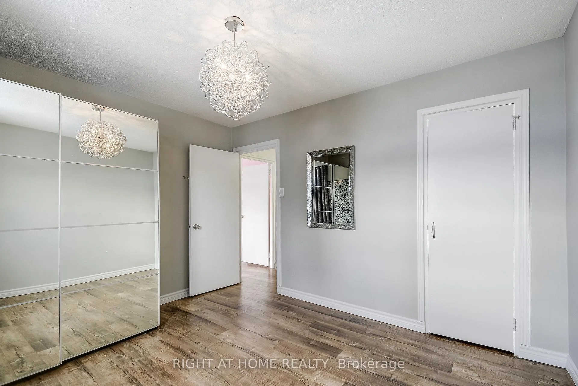 Photo 32 of Unit 6, 475 Claridge Road, Burlington, Roseland — HOMEH