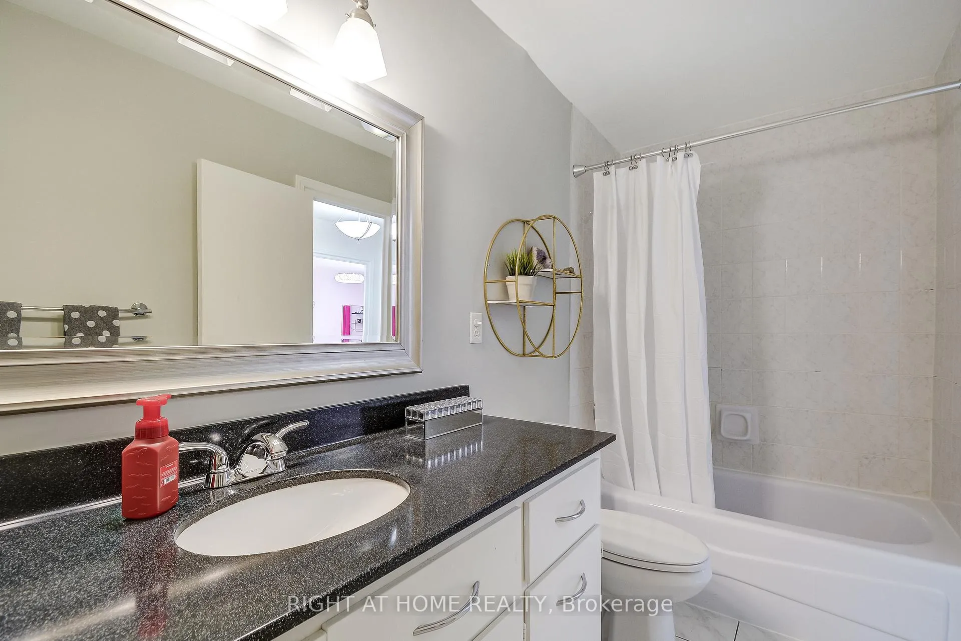 Photo 35 of Unit 6, 475 Claridge Road, Burlington, Roseland — HOMEH