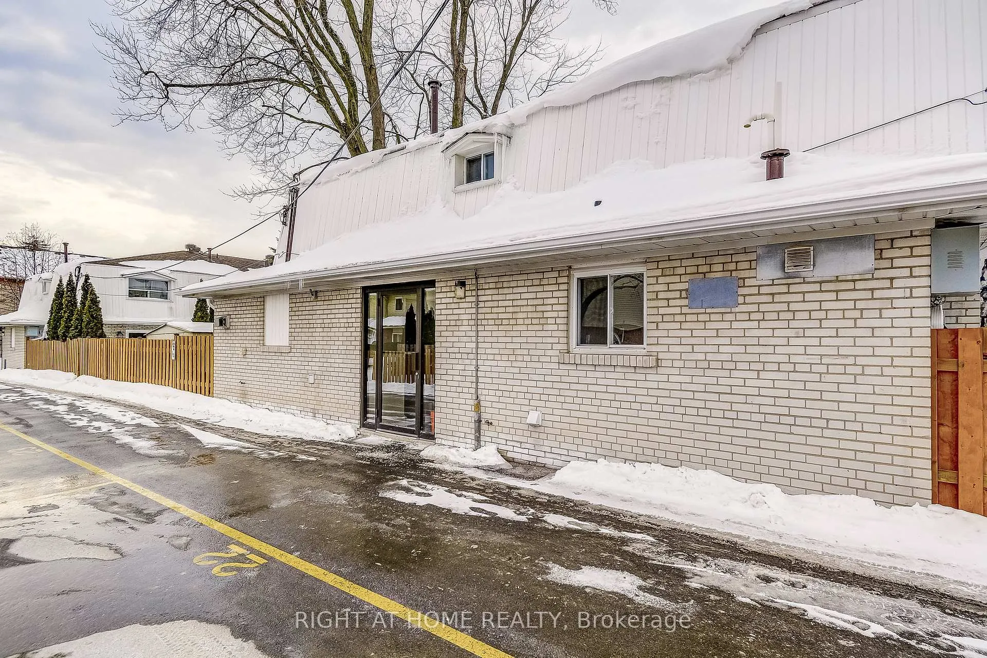 Photo 40 of Unit 6, 475 Claridge Road, Burlington, Roseland — HOMEH