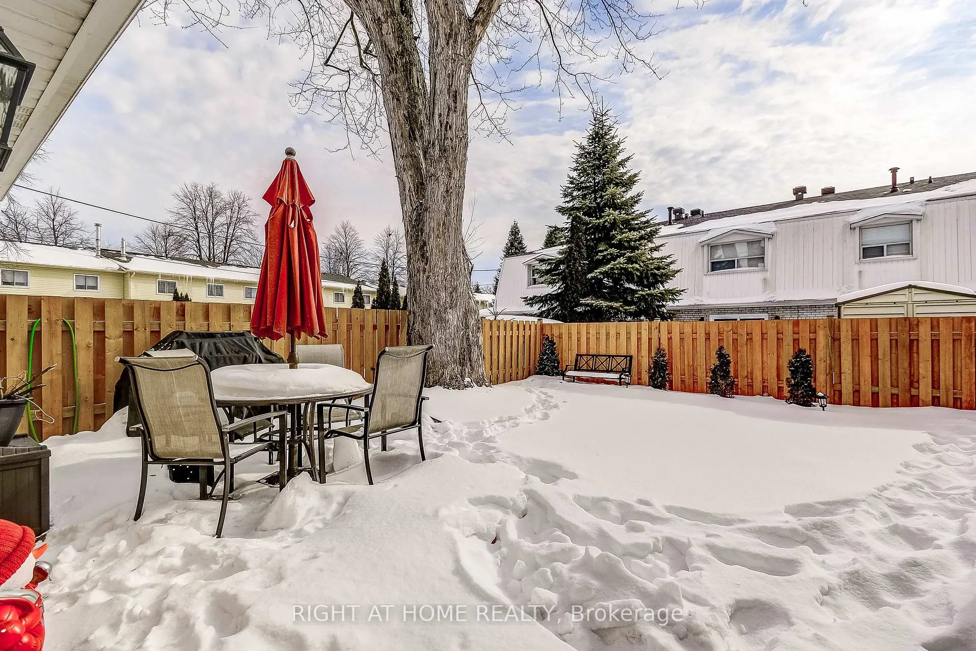Photo 42 of Unit 6, 475 Claridge Road, Burlington, Roseland — HOMEH