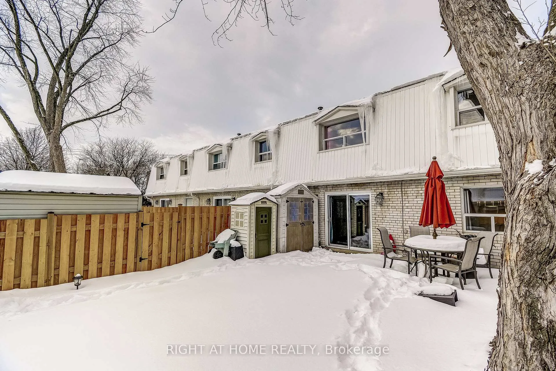 Photo 43 of Unit 6, 475 Claridge Road, Burlington, Roseland — HOMEH