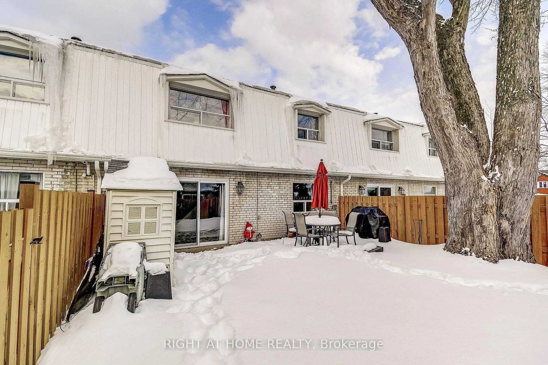 Photo 45 of Unit 6, 475 Claridge Road, Burlington, Roseland — HOMEH