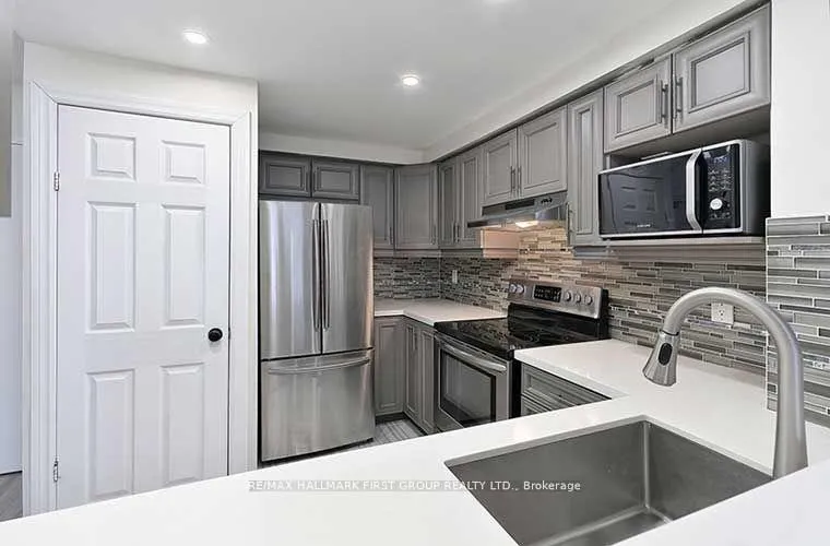 Photo 2 of Unit 1012, 711 Rossland Road E, Whitby, Pringle Creek — HOMEH