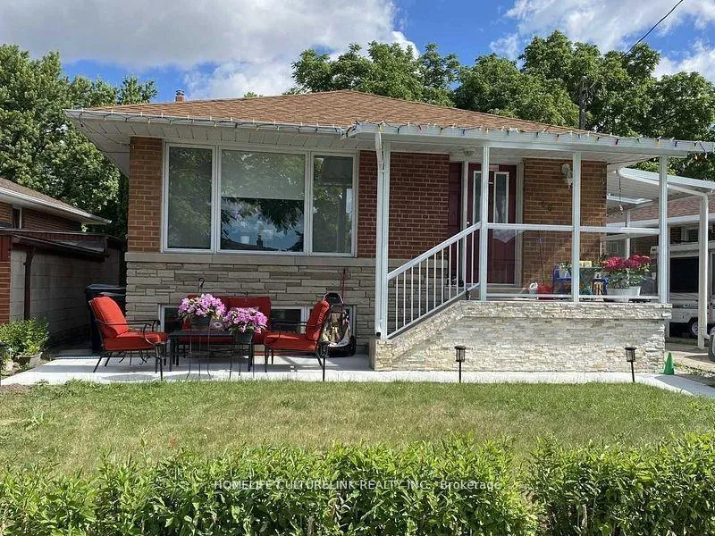 Front of Unit Bsmt, 46 Stansbury Crescent N