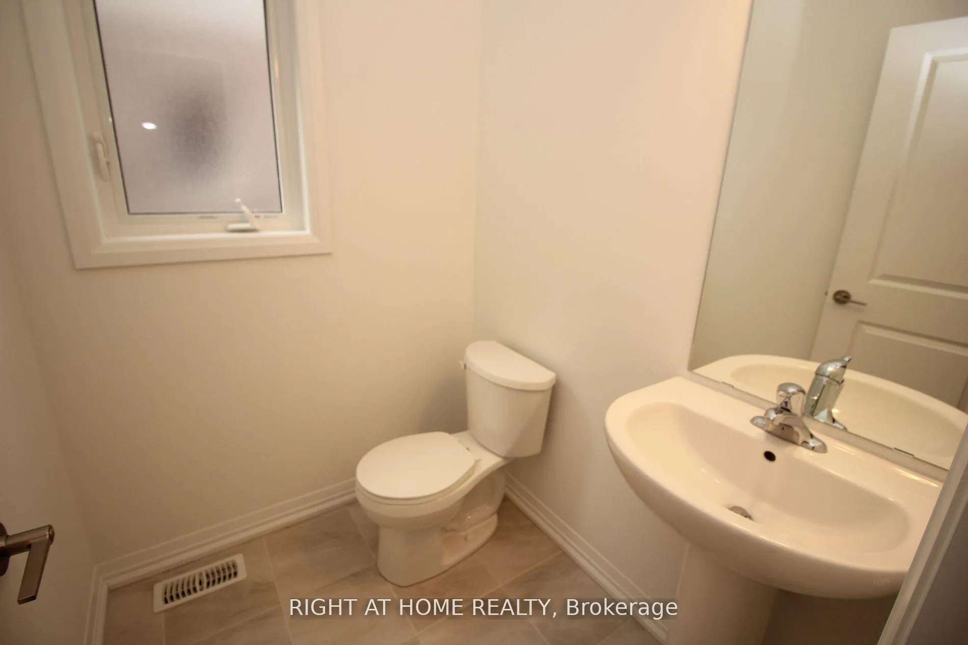 Photo 9 of 136 Alicia Crescent, Thorold, Hurricane/Merrittville — HOMEH