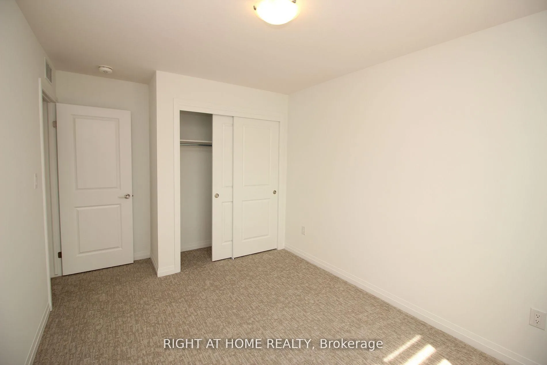 Photo 20 of 136 Alicia Crescent, Thorold, Hurricane/Merrittville — HOMEH