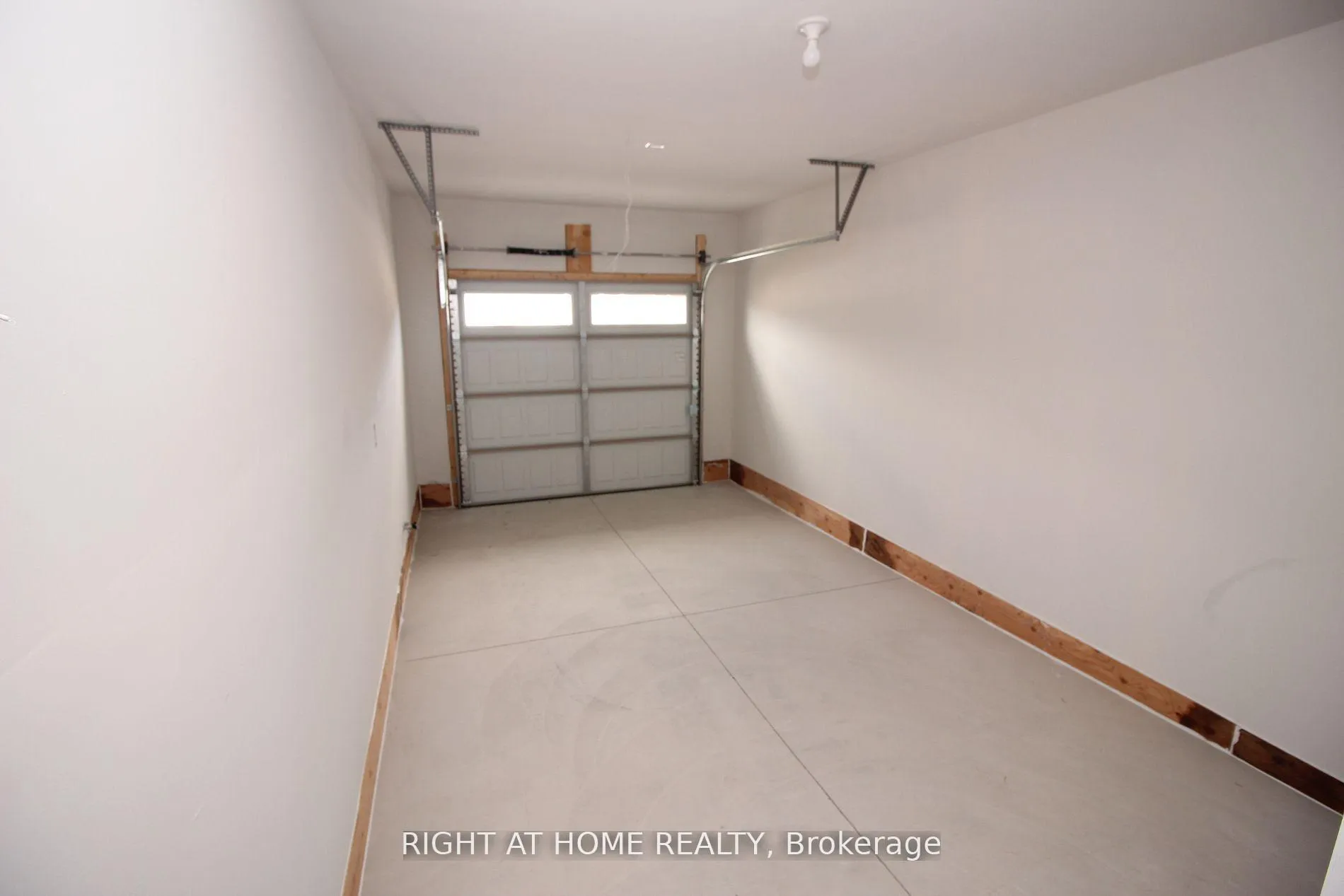 Photo 25 of 136 Alicia Crescent, Thorold, Hurricane/Merrittville — HOMEH