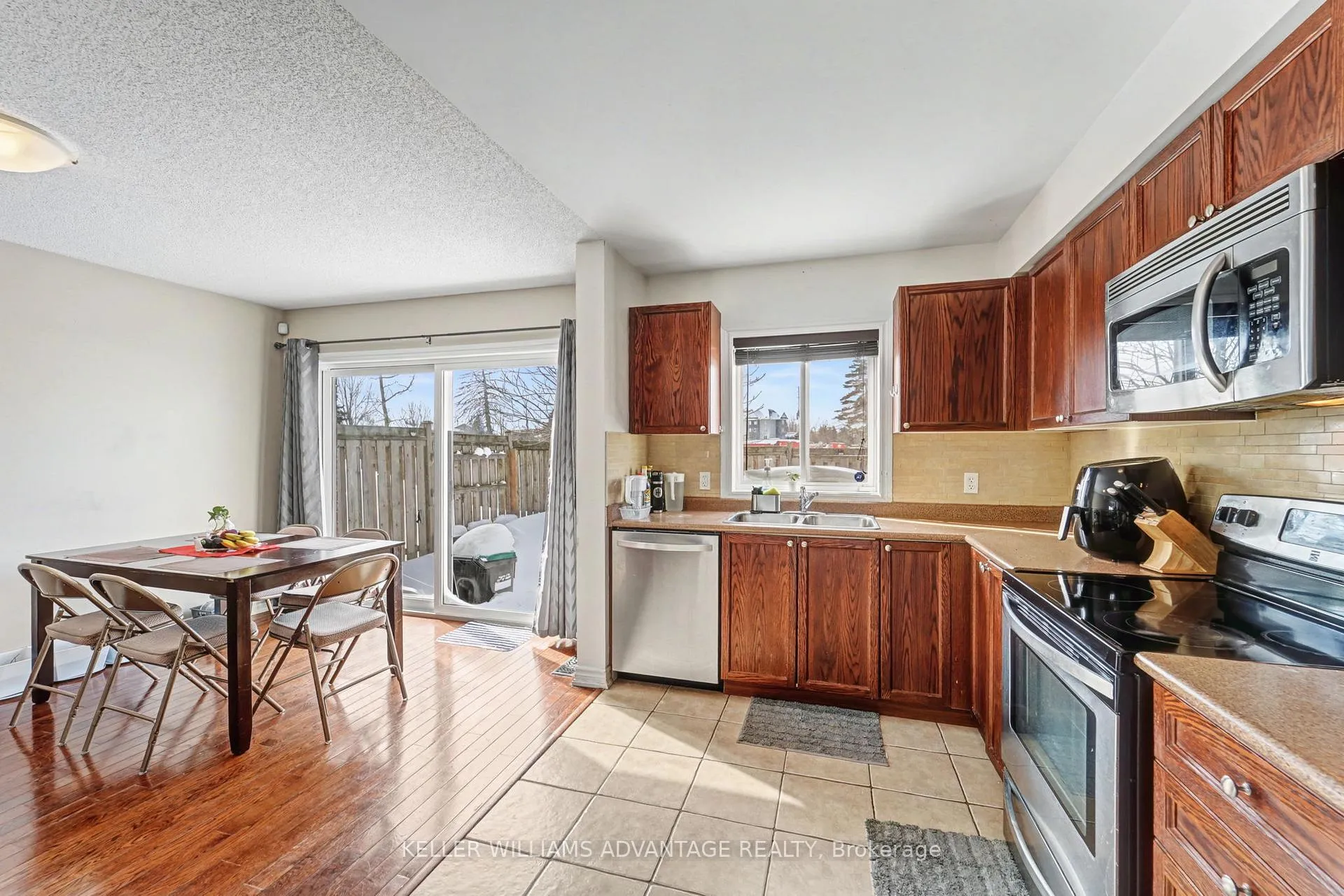 Photo 17 of Unit 25, 25 Southwoods Crescent, Barrie, Holly — HOMEH