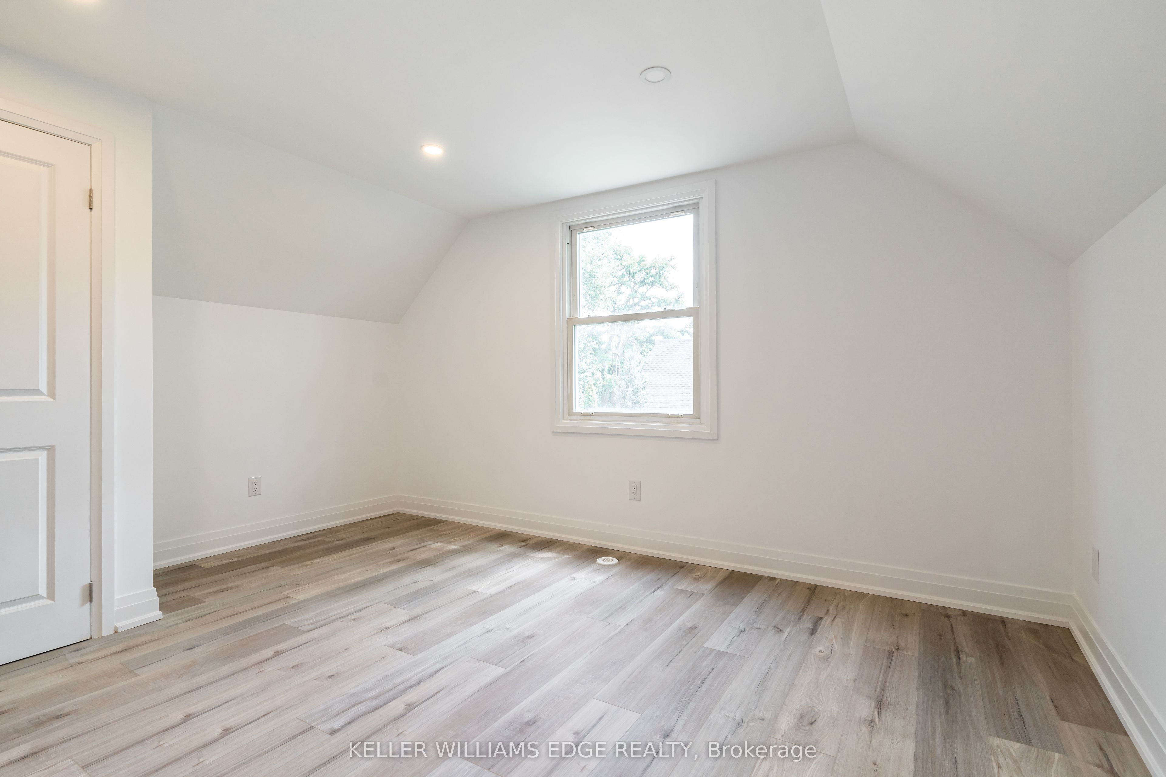 Photo 15 of 367 Hillside Avenue, Hamilton, Glenview — HOMEH