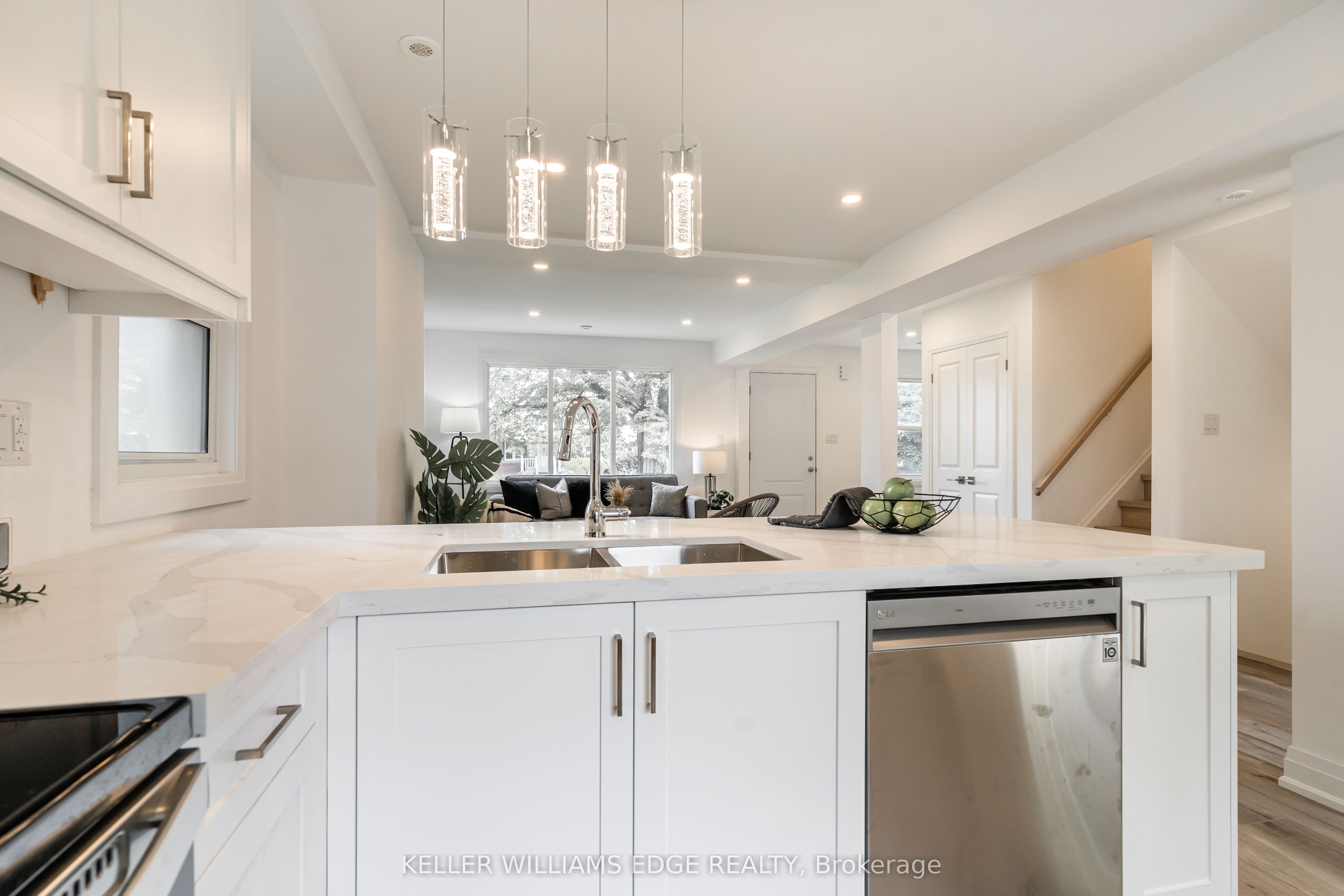 Photo 10 of 367 Hillside Avenue, Hamilton, Glenview — HOMEH