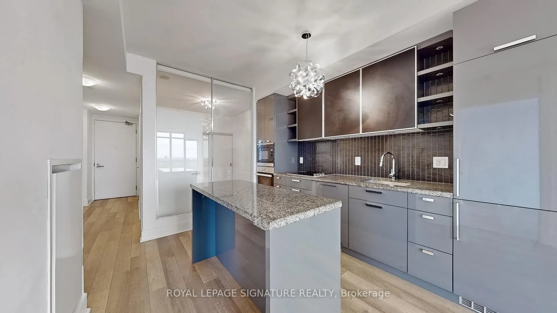 Photo 2 of Unit 1705, 32 Davenport Road, Toronto, The Annex — HOMEH