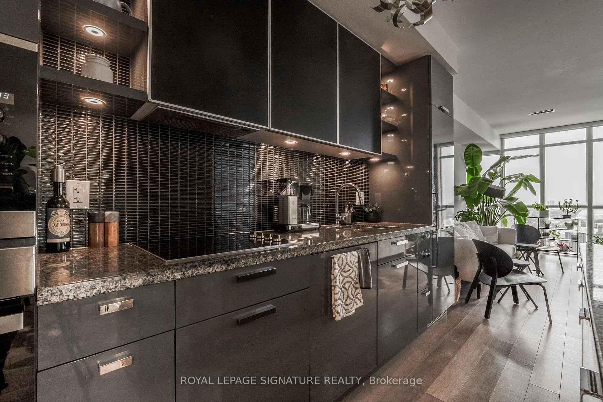Photo 3 of Unit 1705, 32 Davenport Road, Toronto, The Annex — HOMEH