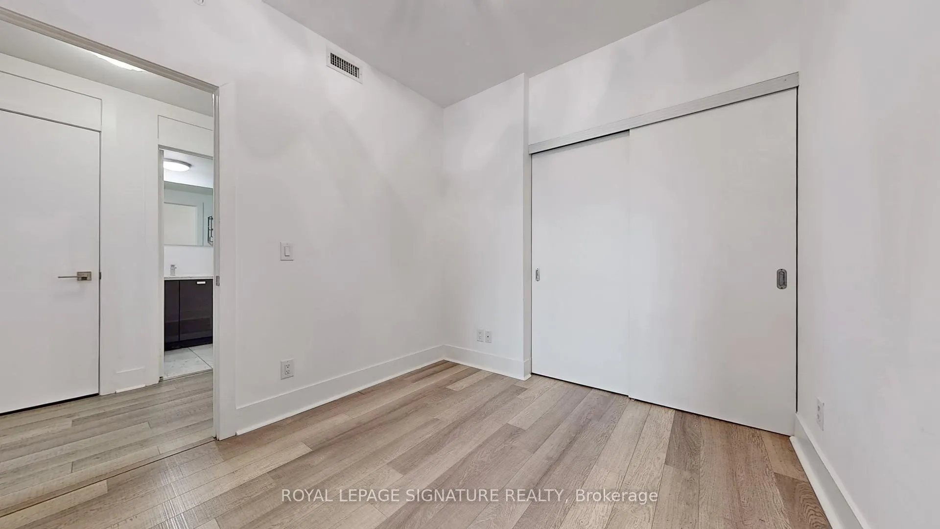 Photo 14 of Unit 1705, 32 Davenport Road, Toronto, The Annex — HOMEH