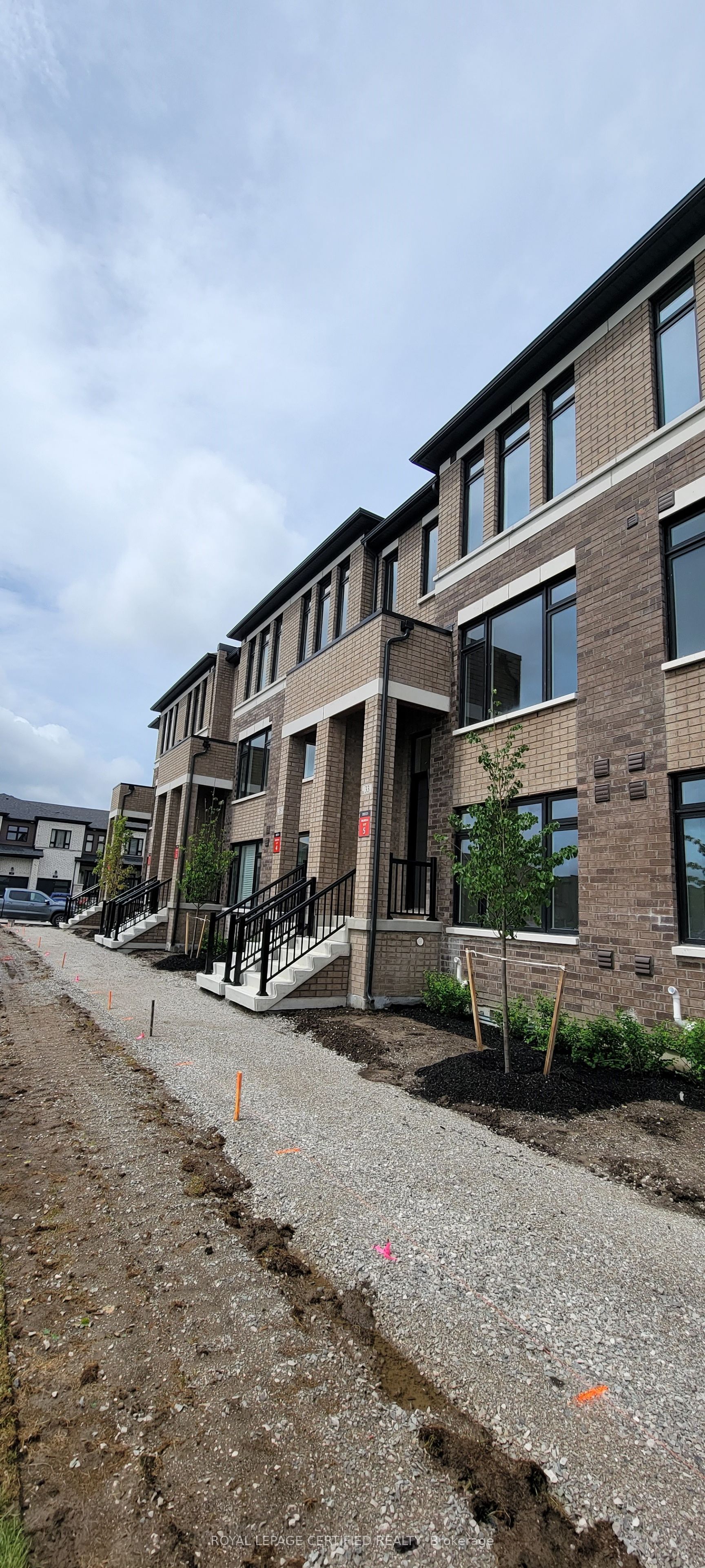Photo 2 of 31 Cherryhill Lane, Barrie, Painswick South — HOMEH