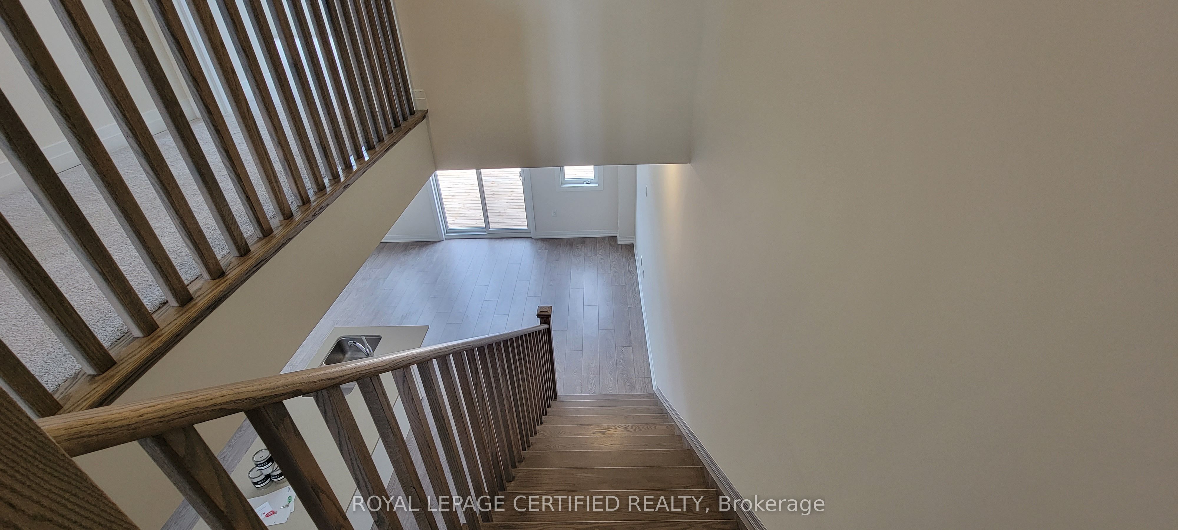 Photo 4 of 31 Cherryhill Lane, Barrie, Painswick South — HOMEH