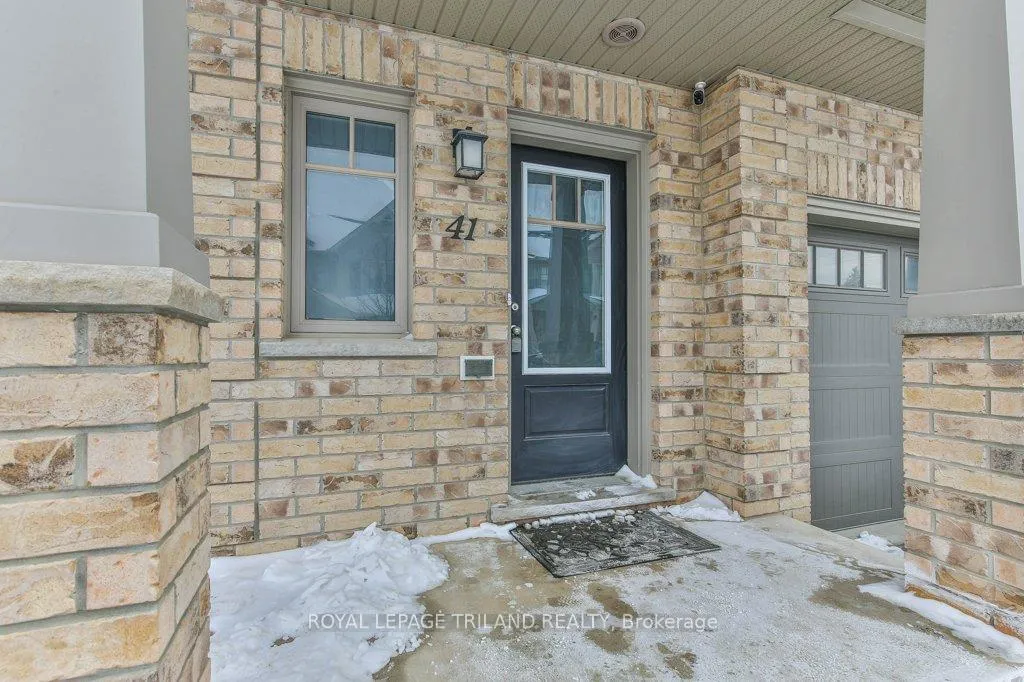 Photo 5 of Unit 41, 2491 Tokala Trail, London, North S — HOMEH