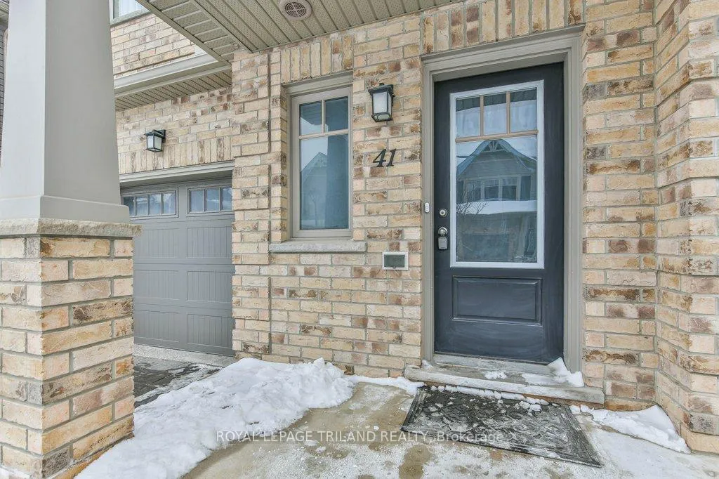 Photo 6 of Unit 41, 2491 Tokala Trail, London, North S — HOMEH