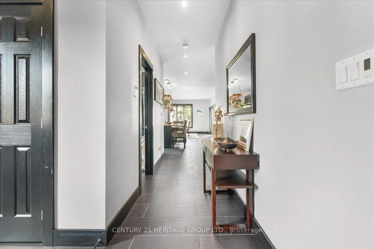 Photo 3 of 340 Old Mud Street, Hamilton, Stoney Creek Mountain — HOMEH