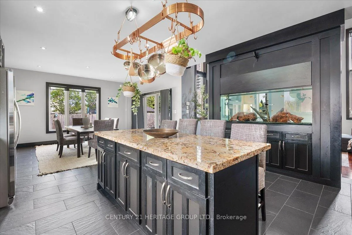 Photo 6 of 340 Old Mud Street, Hamilton, Stoney Creek Mountain — HOMEH